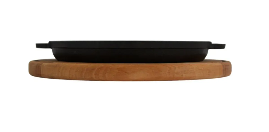 Сковорода чавунна Brizoll порційна HoReCa із круглою дерев'яною підставкою 160х25 мм (H1625-DK) - фото 4 Сковорода чавунна Brizoll порційна HoReCa із круглою дерев'яною підставкою 160х25 мм (H1625-DK) - фото 4