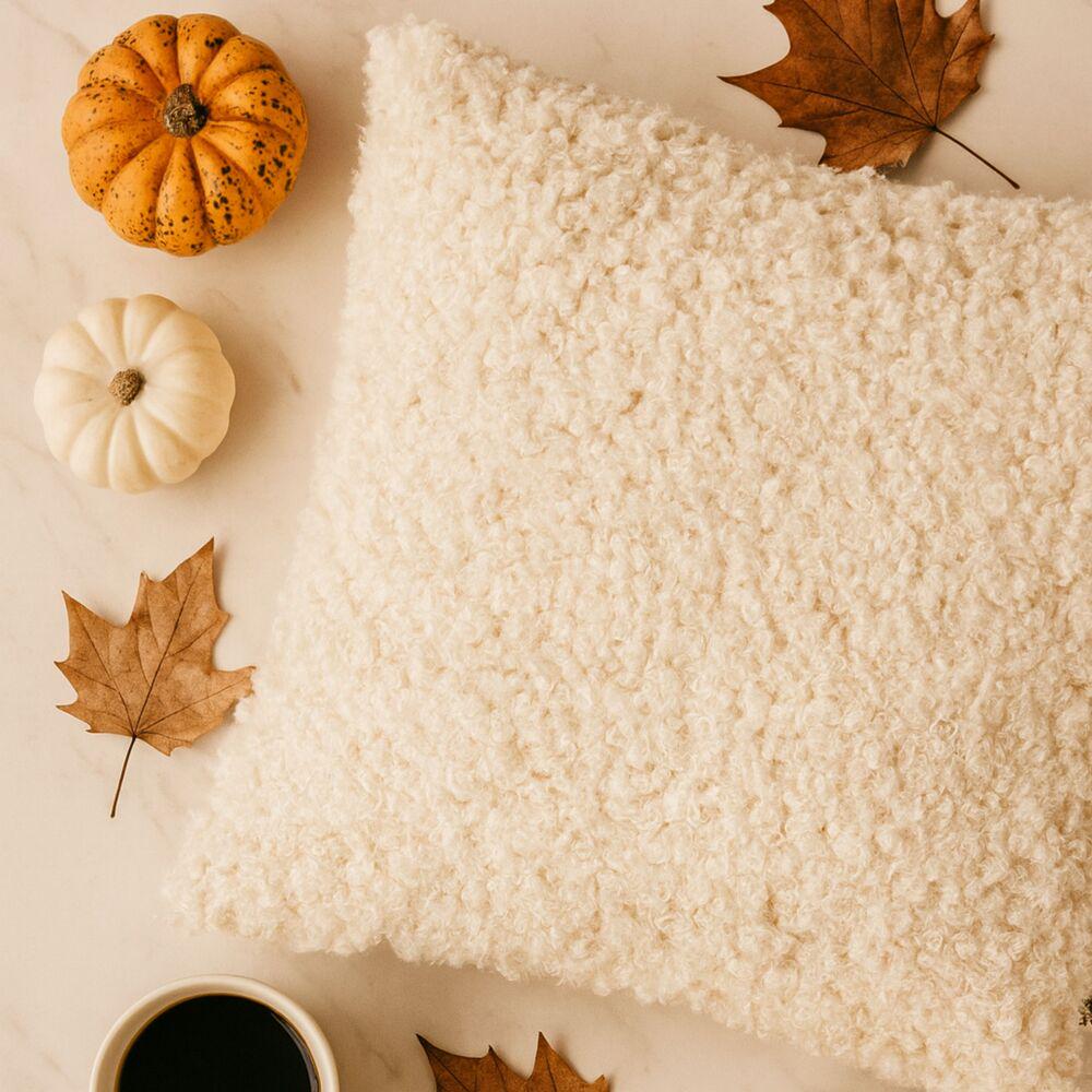 Подушка декоративна IDEIA з штучного хутра гіпоалергенна 55х55 см Молоко (26910) - фото 2 Подушка декоративна IDEIA з штучного хутра гіпоалергенна 55х55 см Молоко (26910) - фото 2