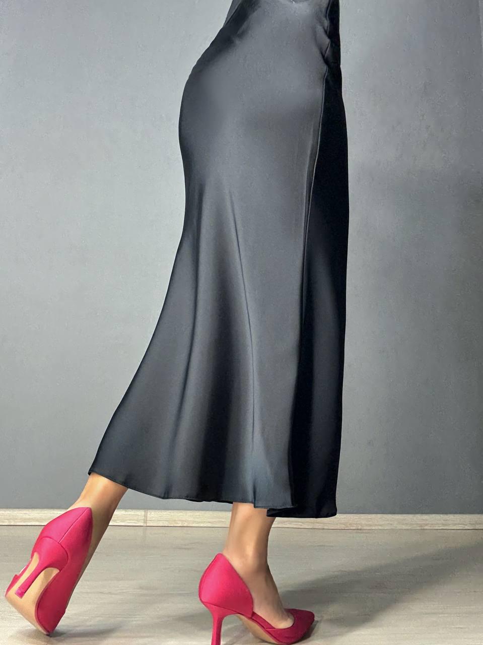 Спідниця жіноча Gritana 230 атласна королівський шовк з розрізом на резинці M Чорний (5027) - фото 4