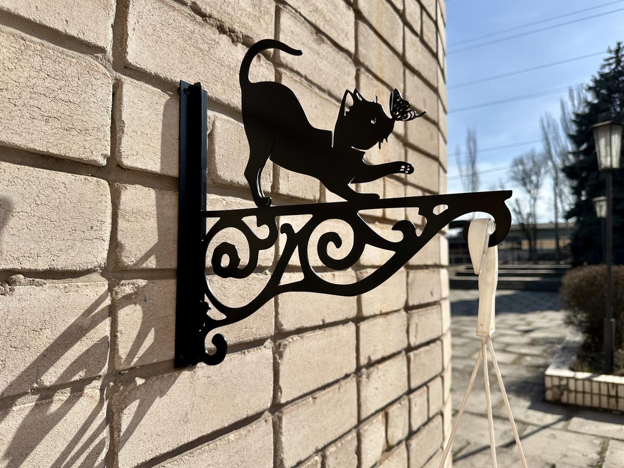 Кронштейн Кот с бабочкой для кашпо с цветами метал Черный (М010) - фото 5 Кронштейн Кот с бабочкой для кашпо с цветами метал Черный (М010) - фото 5