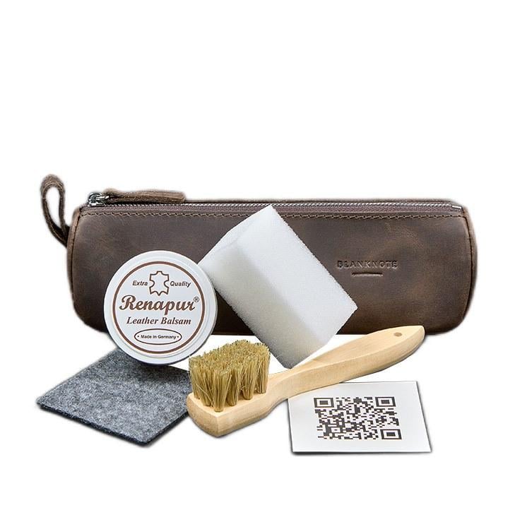 Набор для ухода за кожаными изделиями в кожаном чехле Темно-коричневый (A-028139) Набор для ухода за кожаными изделиями в кожаном чехле Темно-коричневый (A-028139)