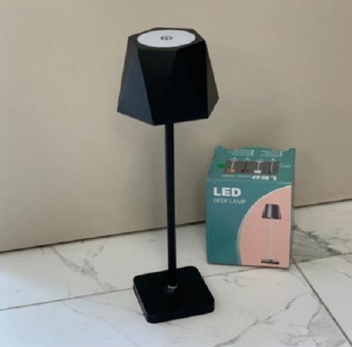 Лампа настільна акумуляторна Cozy у скандинавському стилі 5 Вт 5200m A 2403 Чорний (5746) Лампа настільна акумуляторна Cozy у скандинавському стилі 5 Вт 5200m A 2403 Чорний (5746)