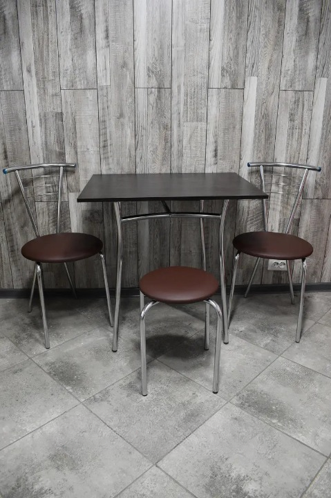 Кухонний комплект Тіна Тріо стіл/стільці 2 шт./табурет в хром-корпусі 60х80х75 см Чорний/Коричневий (28374402)