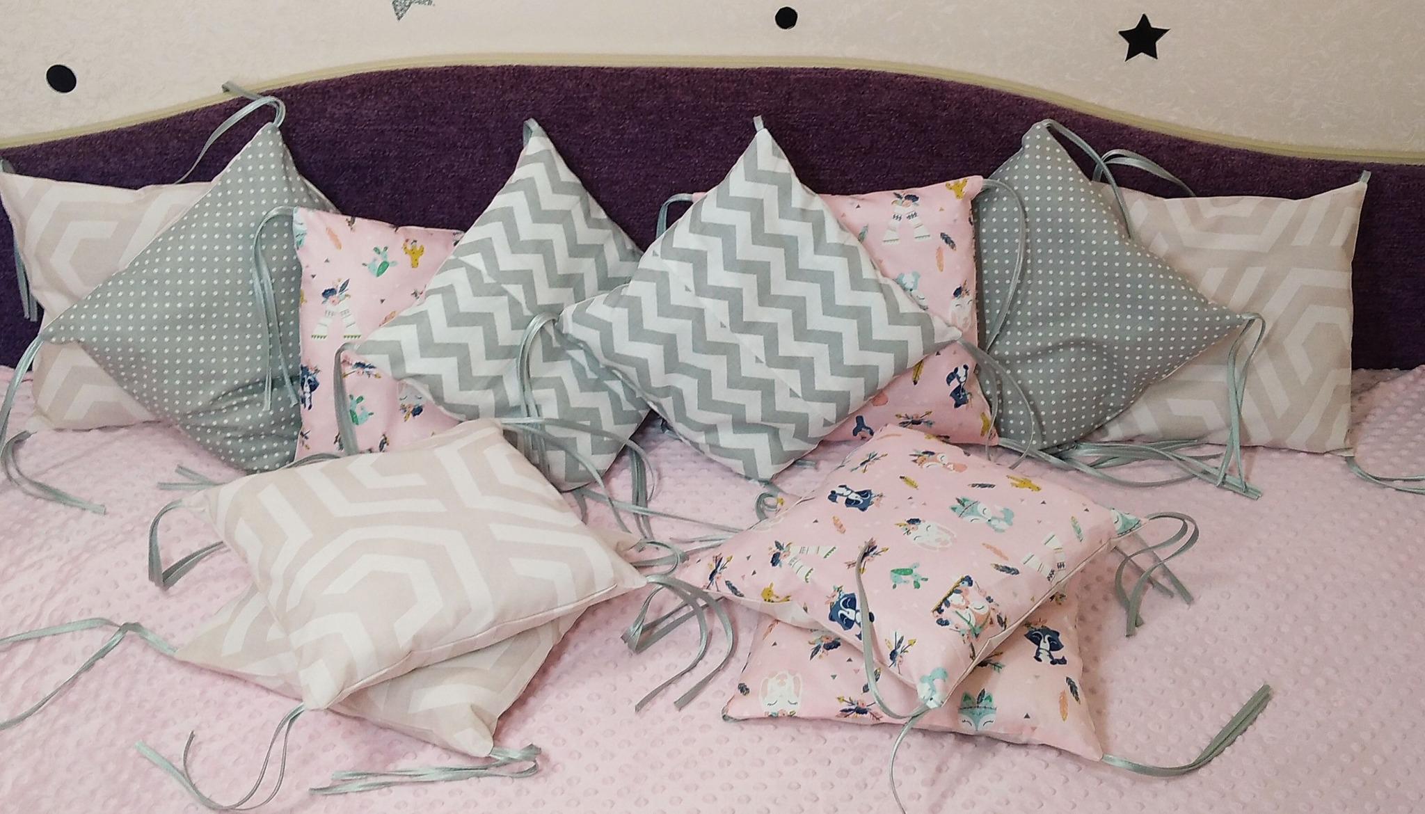 Бортики в кроватку Зверята/Абстракция/Зиг-заг/Горох Пудровый/Серый