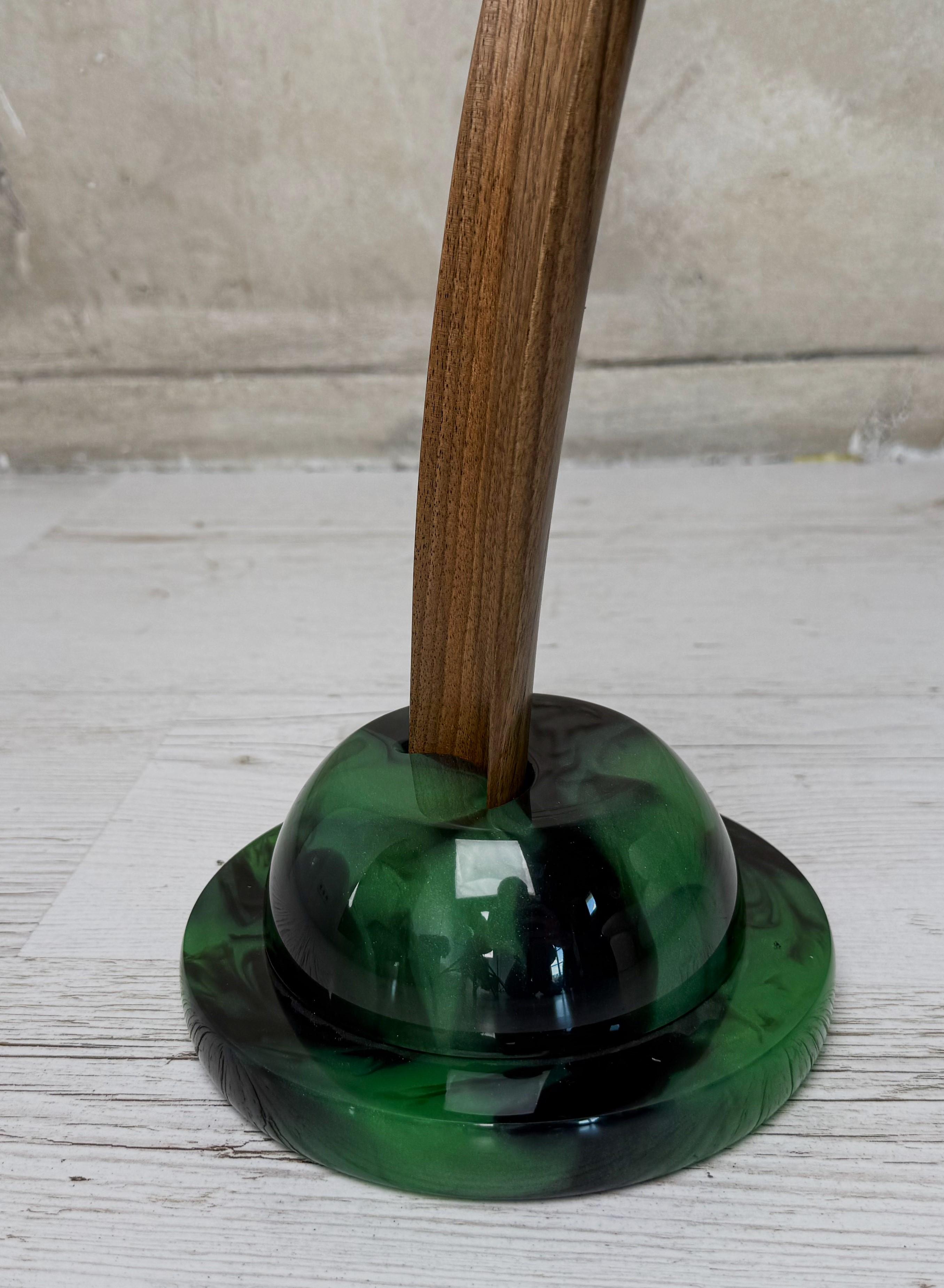 Ложка для обуви Klenn из ореха и эпоксидной смолы Коричневый/Зеленый - фото 2 Ложка для обуви Klenn из ореха и эпоксидной смолы Коричневый/Зеленый - фото 2