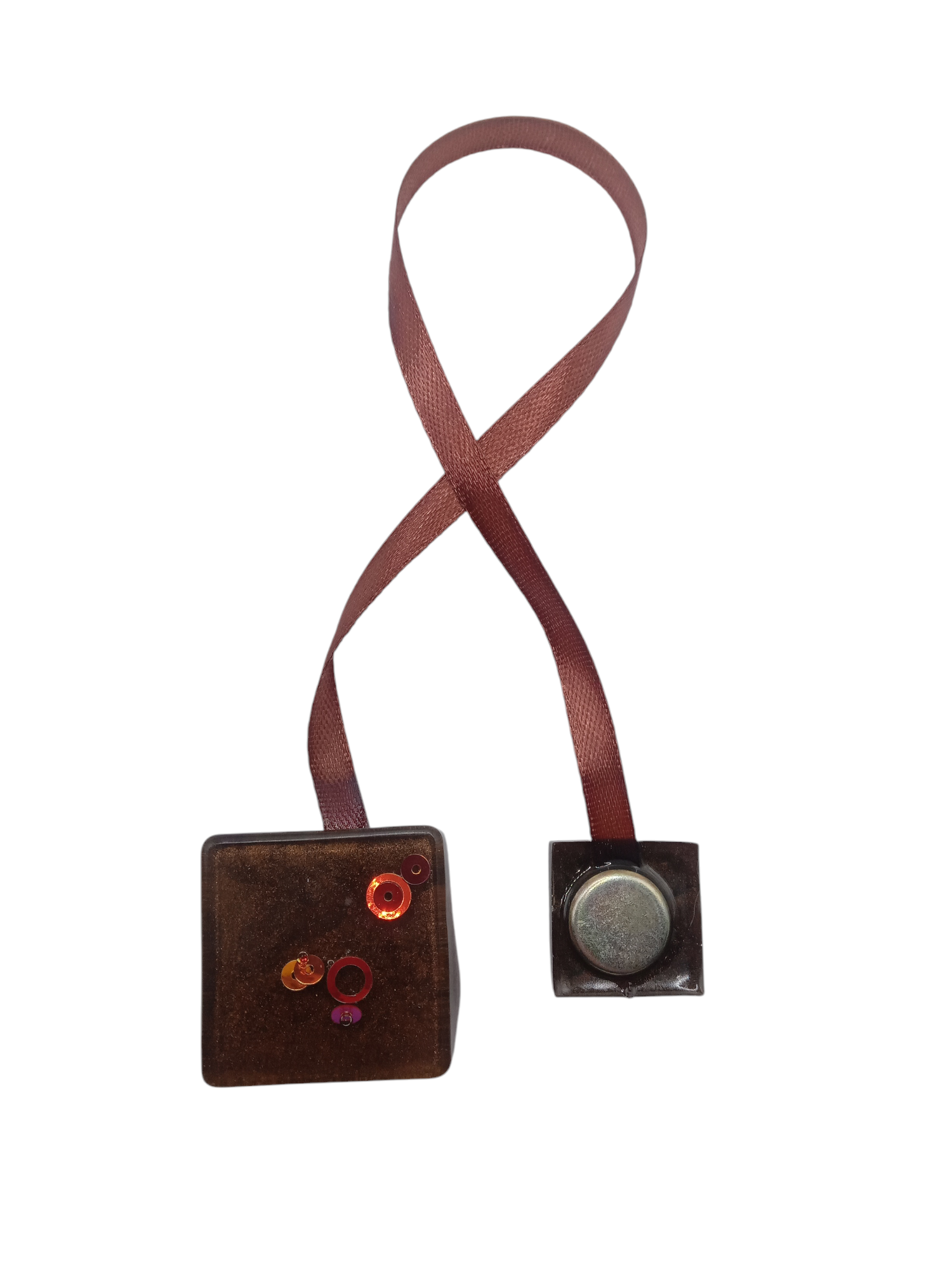 Магнит на штору Квадрат с кругами 3х3 см Коричневый (1129)