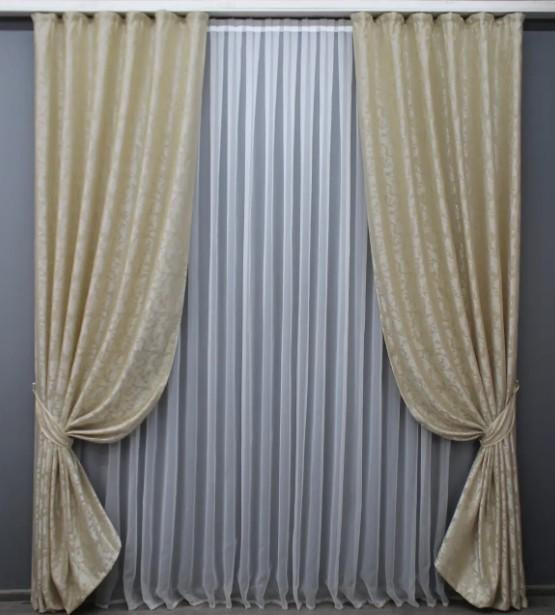 Комплект штор в гостиную/спальню жаккард 1,5х2,7 м 2 шт. Бежевый (1567ш)