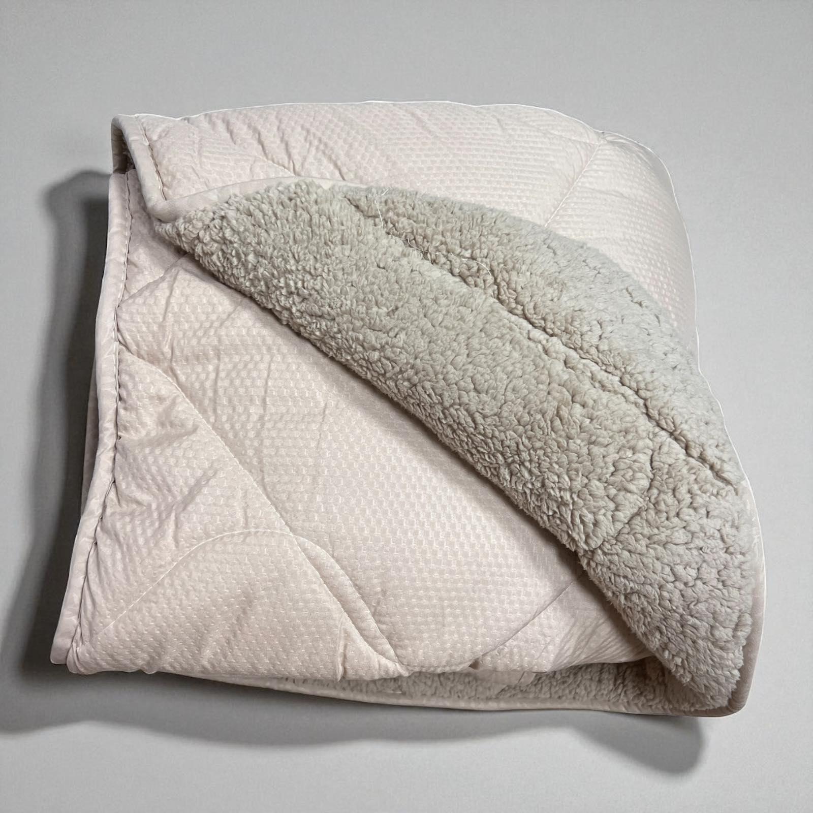 Ковдра зимова Тедді еко-хутро/тиснена мікрофібра 150-210 см Бежевий (2733730516) - фото 3 Ковдра зимова Тедді еко-хутро/тиснена мікрофібра 150-210 см Бежевий (2733730516) - фото 3