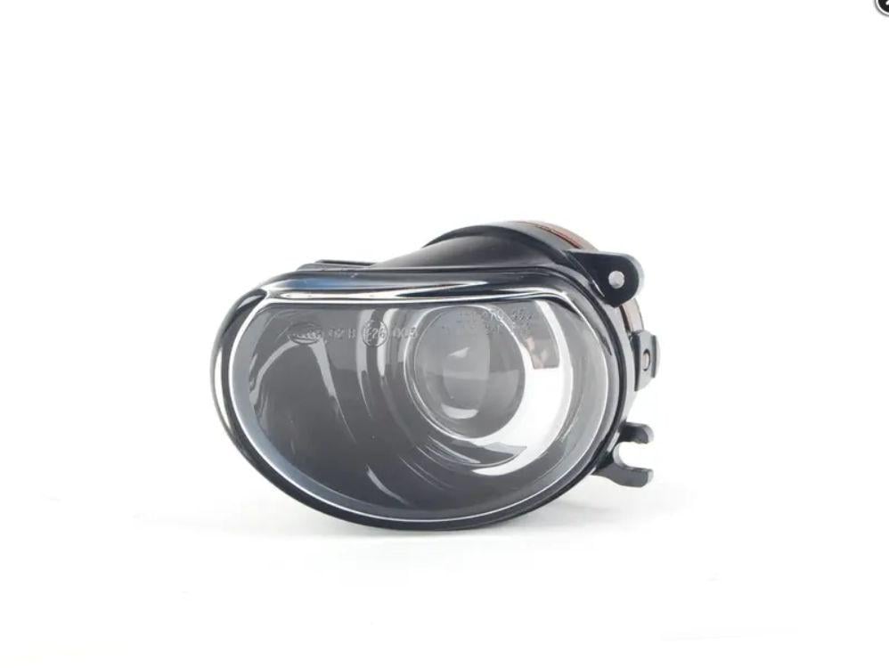 Фара противотуманная Audi A3 2004-2008/A8 2003-2007 левая сторона линзованная (4E0941699)
