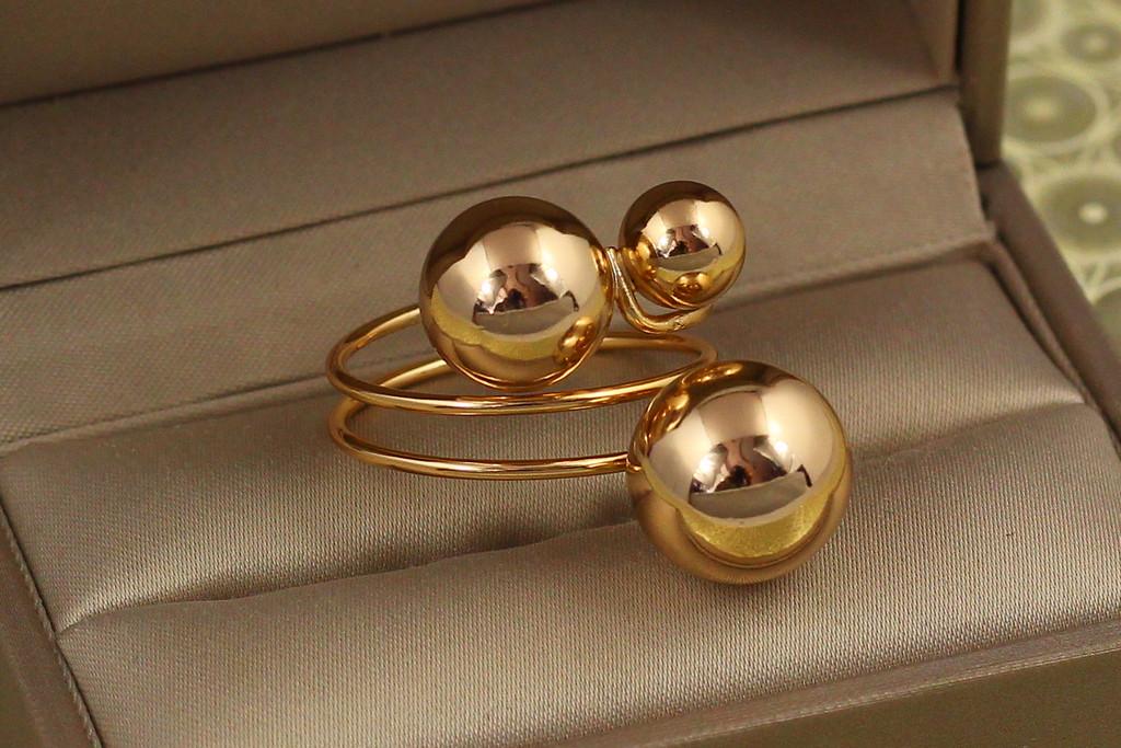 Кольцо Xuping Jewelry Поцелуй три шарика р. 17 Золотистый (2535516137) Кольцо Xuping Jewelry Поцелуй три шарика р. 17 Золотистый (2535516137)