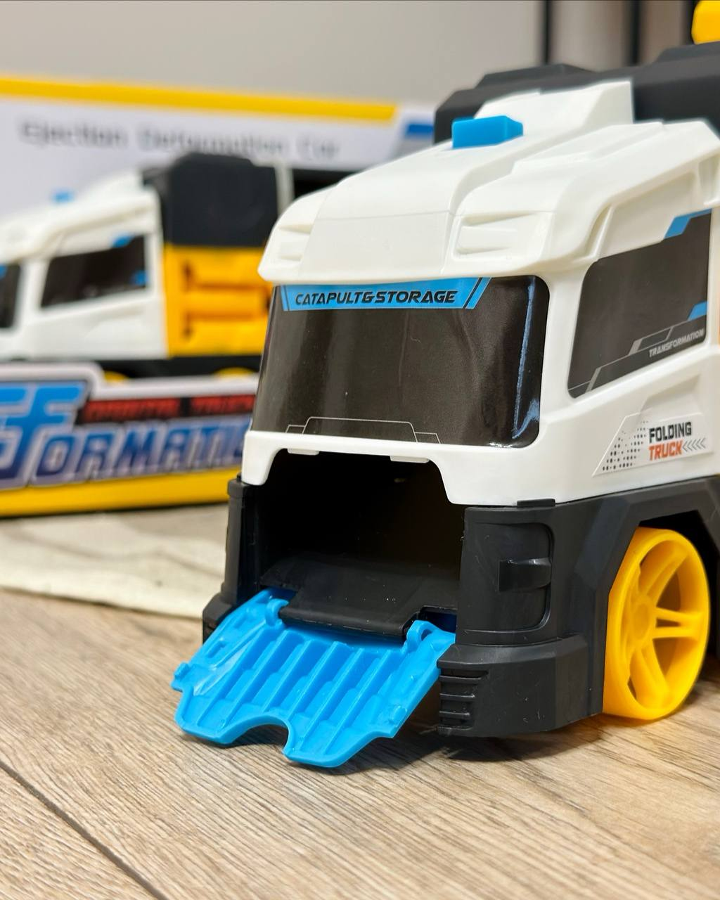 Дитячий ігровий Трейлер Fun Game E7019 автомагістраль з 2 машинками 1,25 м (2424688274) - фото 3 Дитячий ігровий Трейлер Fun Game E7019 автомагістраль з 2 машинками 1,25 м (2424688274) - фото 3