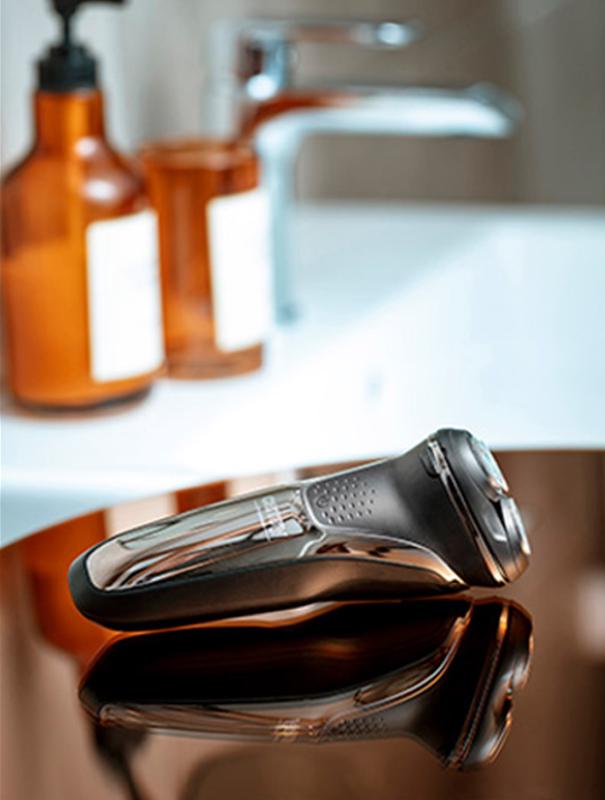 Електробритва для чоловіків Camry CR 2927 роторна акумуляторна з LCD дисплеєм USB і тримером 5 Вт PX6 - фото 8 Електробритва для чоловіків Camry CR 2927 роторна акумуляторна з LCD дисплеєм USB і тримером 5 Вт PX6 - фото 8