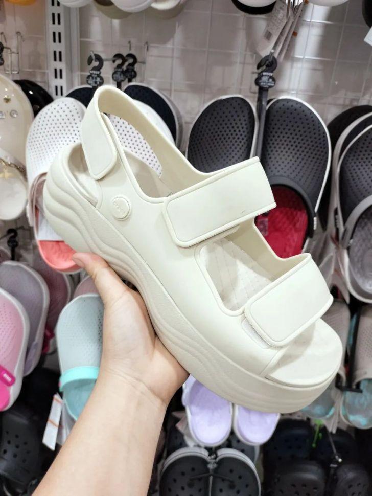 ᐉ Сандали женские Crocs Skyline Sandal Platform р. 37/38 Bone