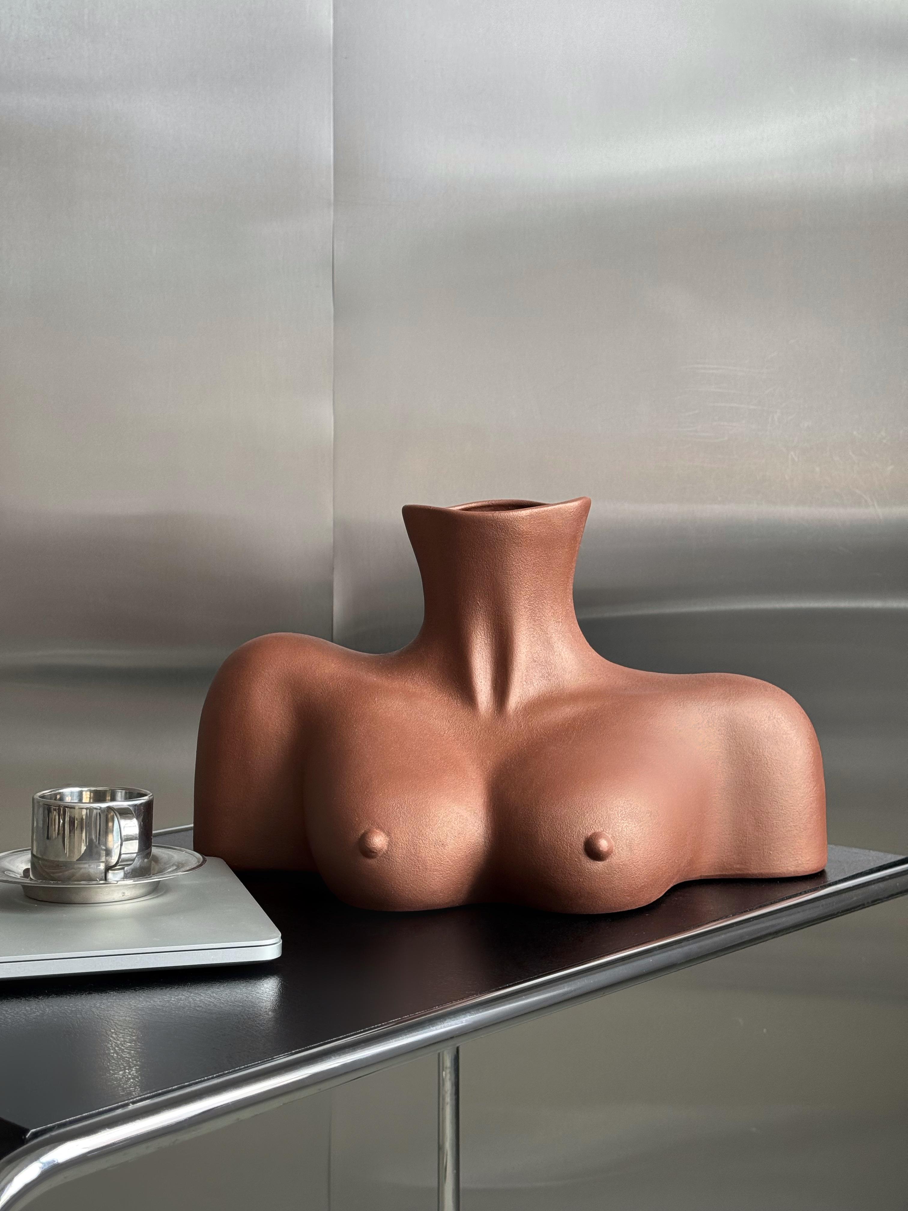 Ваза для квітів у формі жіночих грудей Монро 39х23 см Шоколадний - фото 6 Ваза для квітів у формі жіночих грудей Монро 39х23 см Шоколадний - фото 6