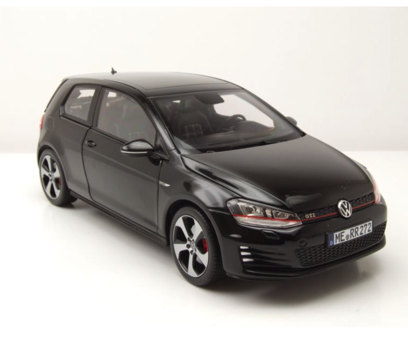 Модель автомобиля Norev 1:18 Volkswagen Golf 7 GTI 3d Black (188550) - фото 9 Модель автомобиля Norev 1:18 Volkswagen Golf 7 GTI 3d Black (188550) - фото 9