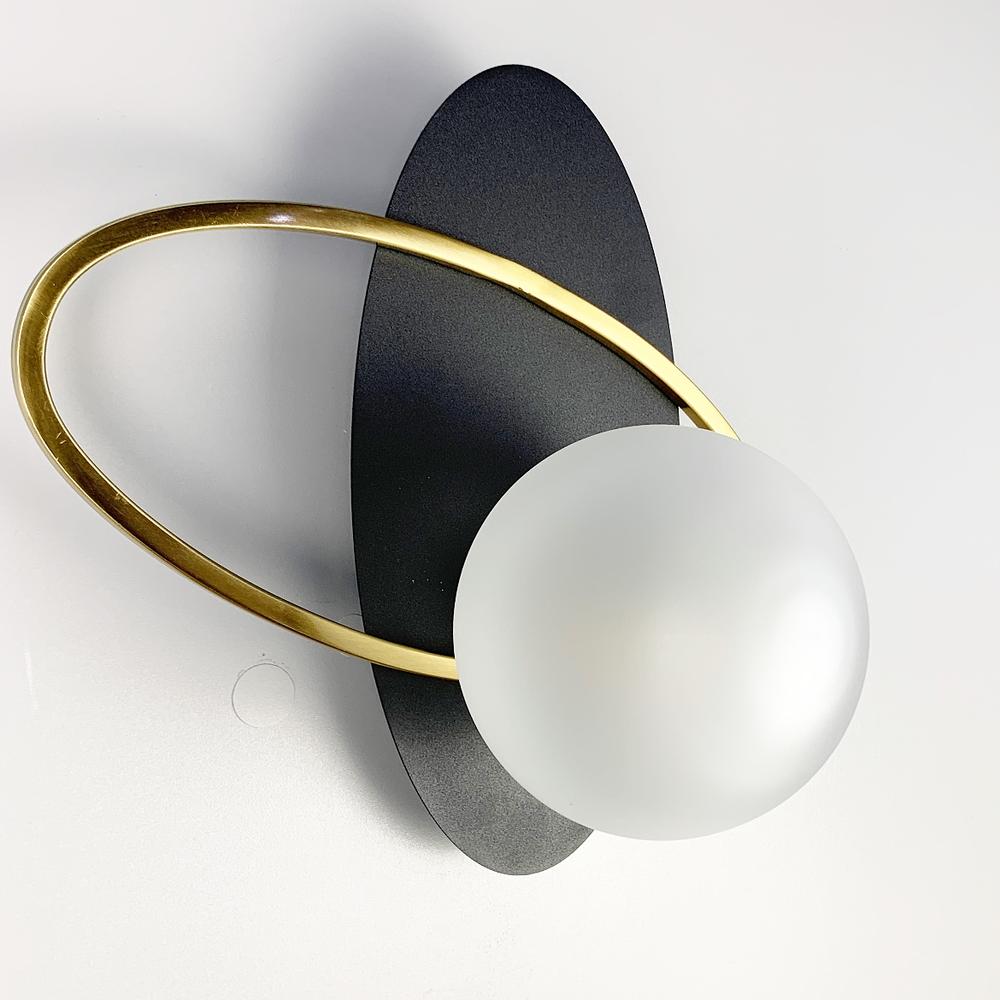 Бра с матовым плафоном Light House LNF-17411/1