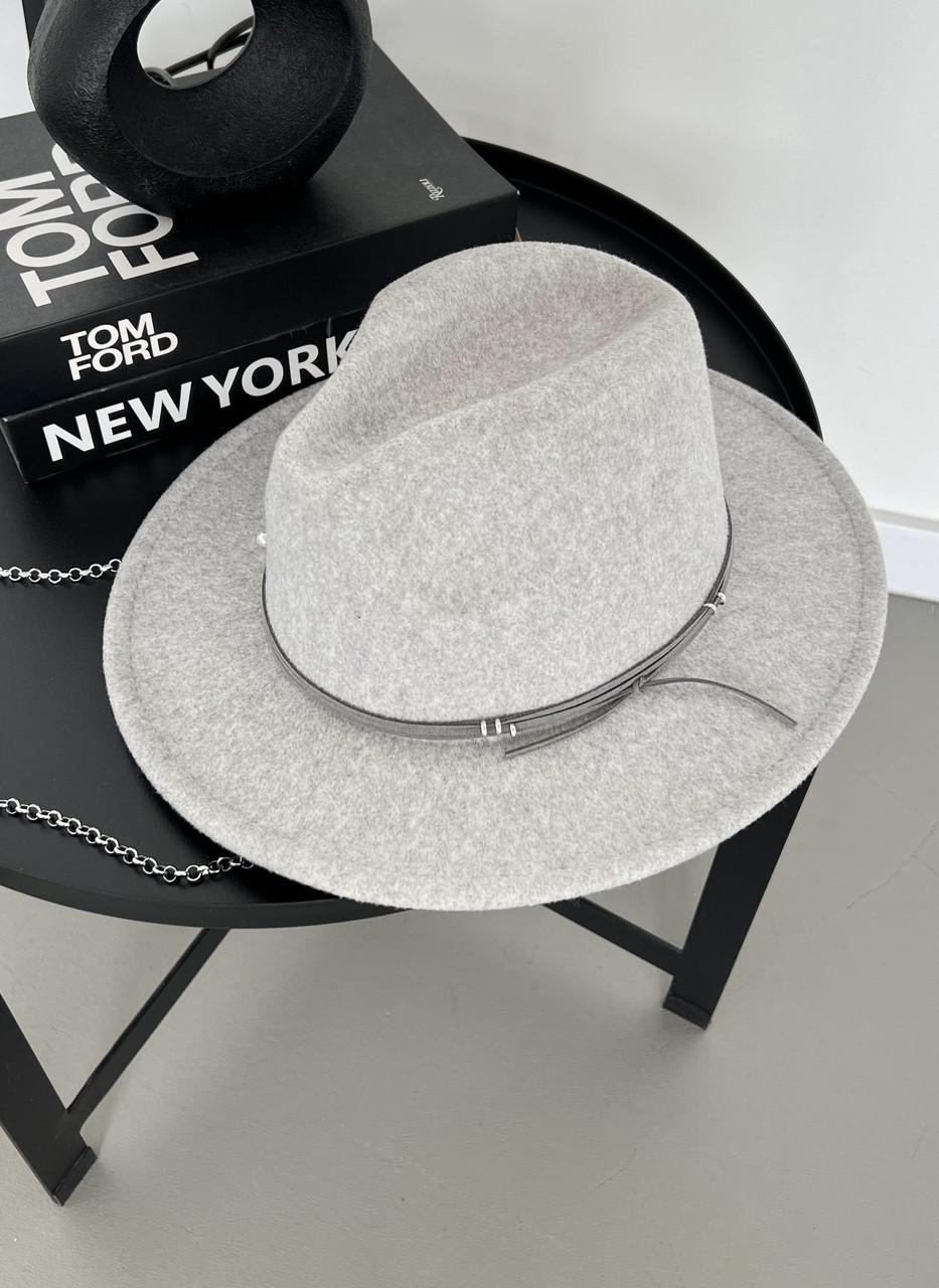 Шляпа федора шерстяная PEARL WOOL HAT с декором и цепочкой Серый