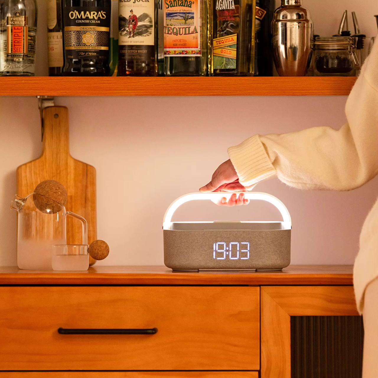 Портативная колонка Manta Verona 7в1 ночник/радио FM/будильник с беспроводной зарядкой с аккумулятором Бежевый (K1) - фото 8