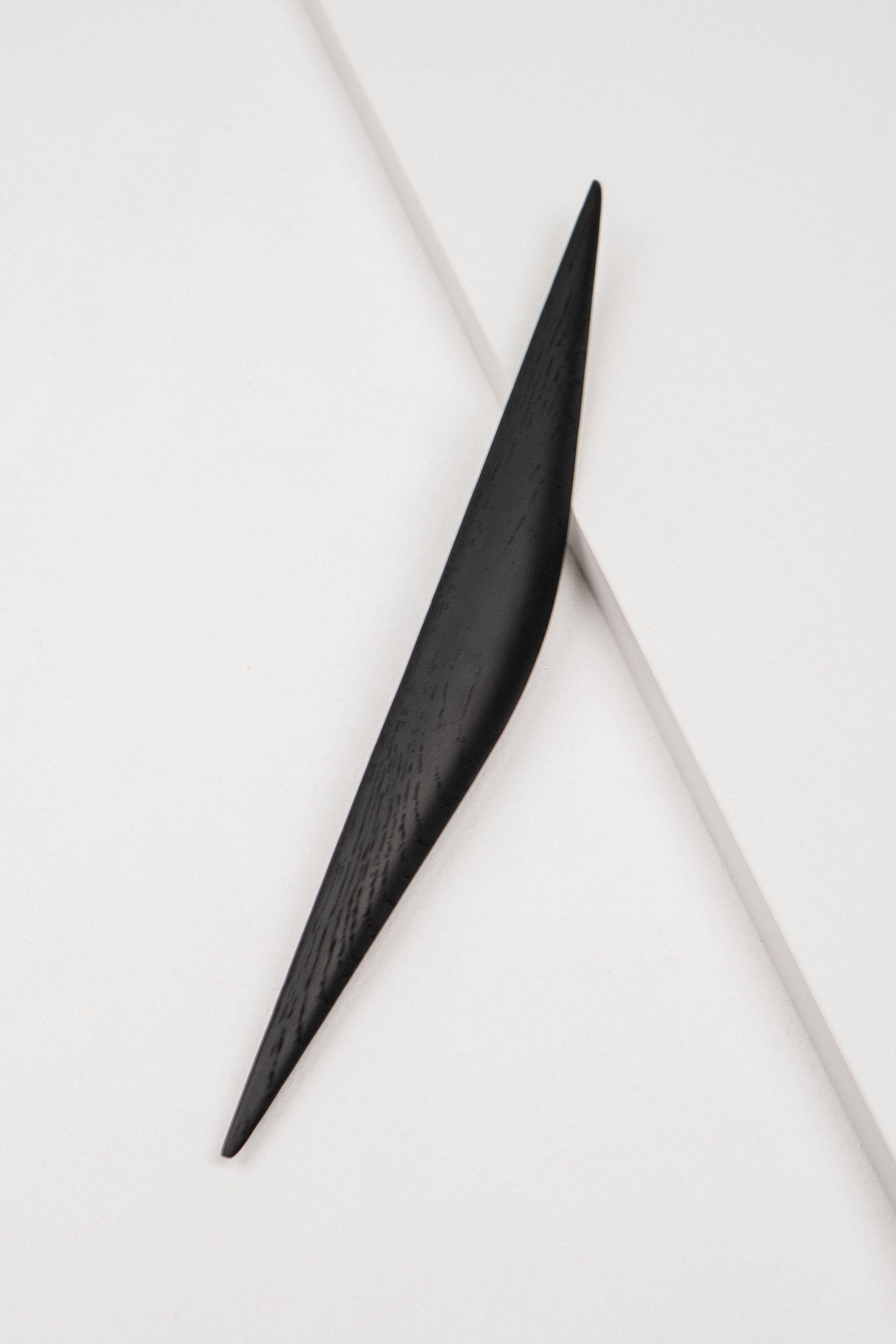 Мебельная ручка Shard из дуба 350 мм Черный дуб (SHARD-350-BLACK) Мебельная ручка Shard из дуба 350 мм Черный дуб (SHARD-350-BLACK)