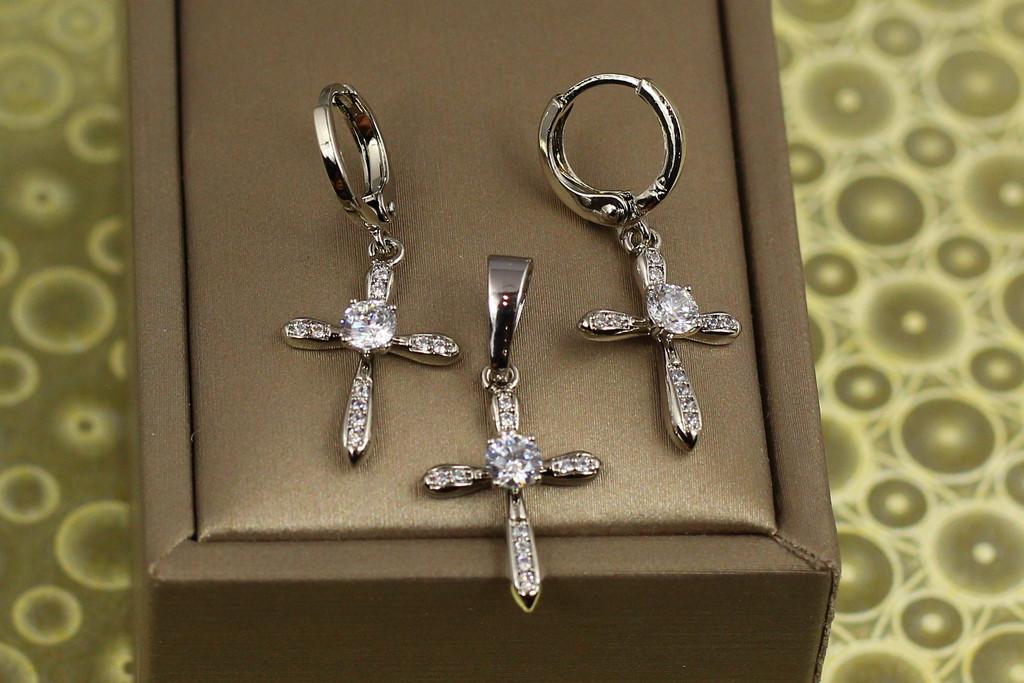 Набор Xuping Jewelry Серьги с кулоном Крестики большой камень Серебристый