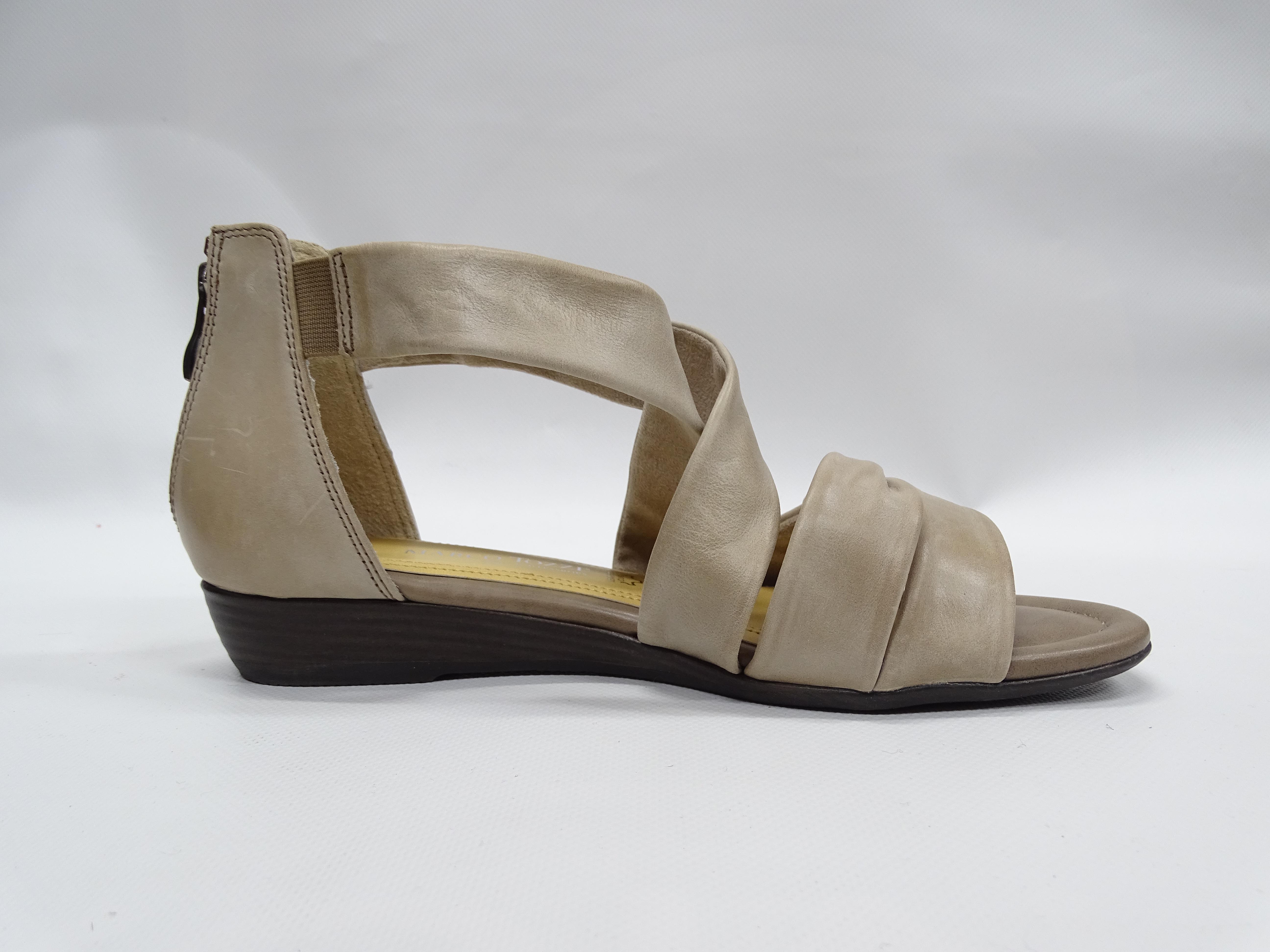 Босоножки женские 28115\22 р. 39 Бежевый (28115\22) - фото 5 Босоножки женские 28115\22 р. 39 Бежевый (28115\22) - фото 5