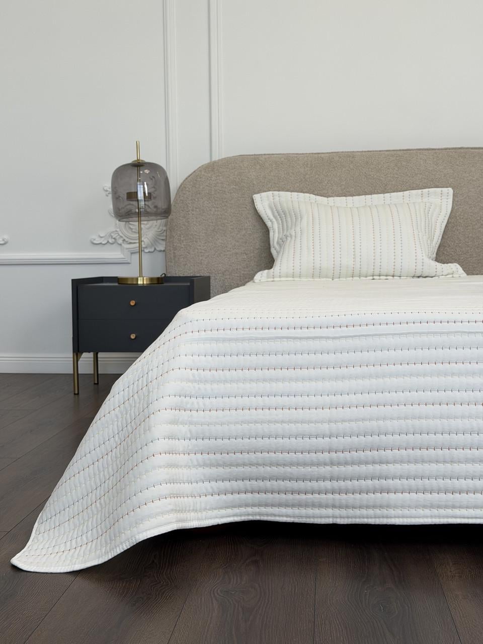 Покрывало Softline 240x260 см с 2 наволочками Молочный (11987-2) Покрывало Softline 240x260 см с 2 наволочками Молочный (11987-2)