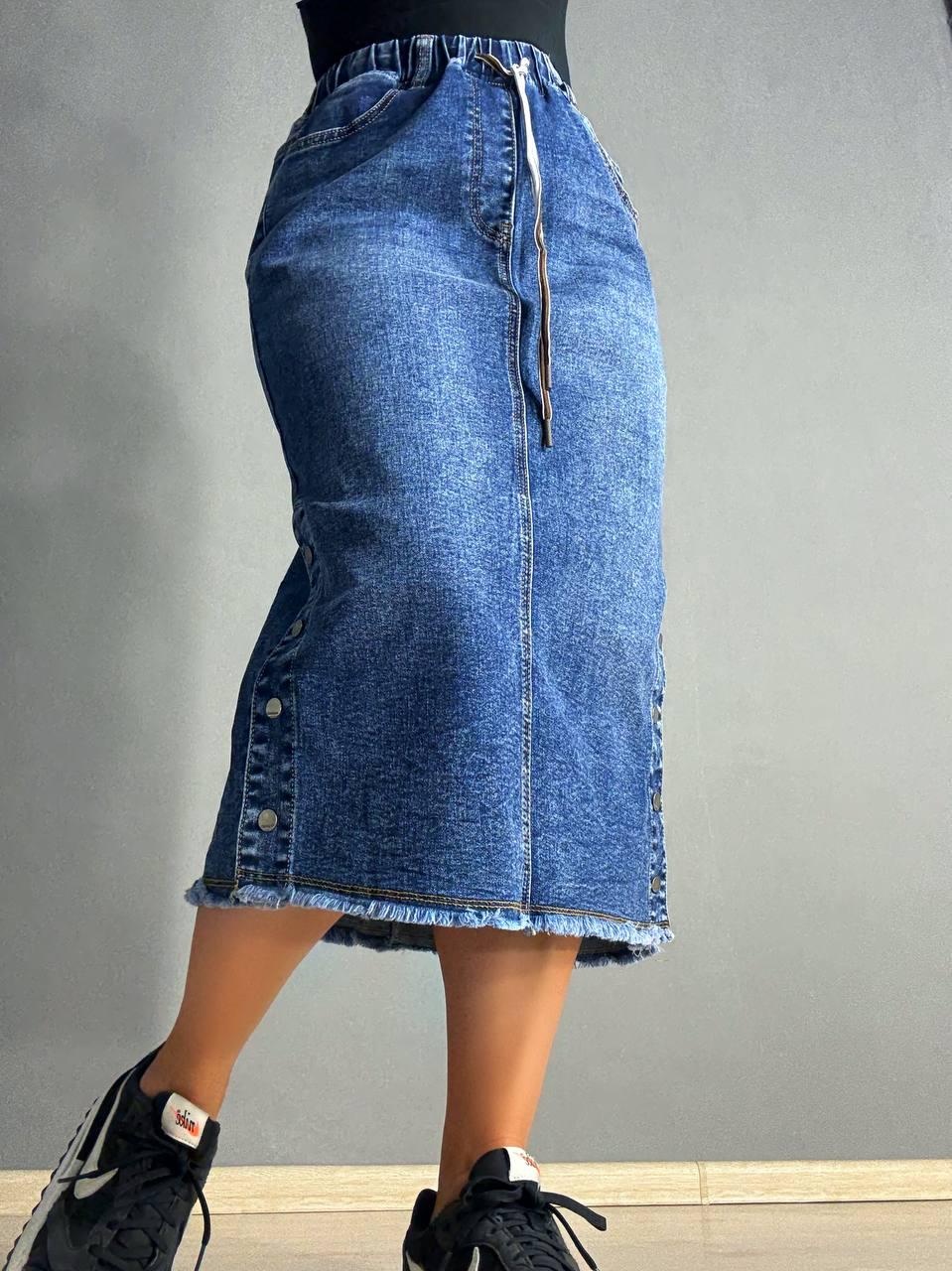 Спідниця жіноча джинсова ZJY 8039 талія на резинці з боковими розрізами р. З6 98 см 120 см Синій - фото 1 Спідниця жіноча джинсова ZJY 8039 талія на резинці з боковими розрізами р. З6 98 см 120 см Синій - фото 1