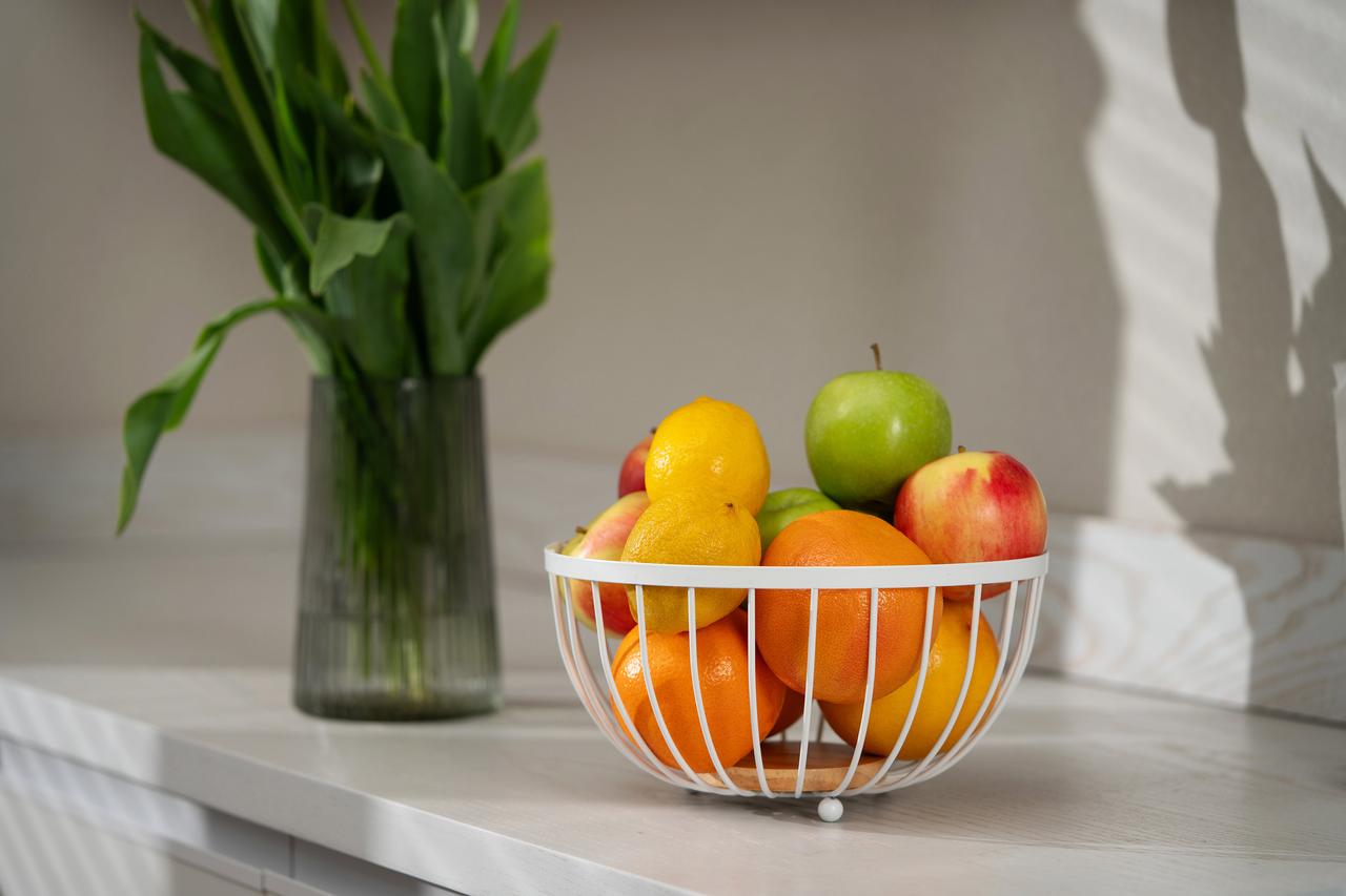 Кошик фруктовниця Ardesto AR0904W Midori метал/дерево 25х25х13 см Білий (2178705136) - фото 3