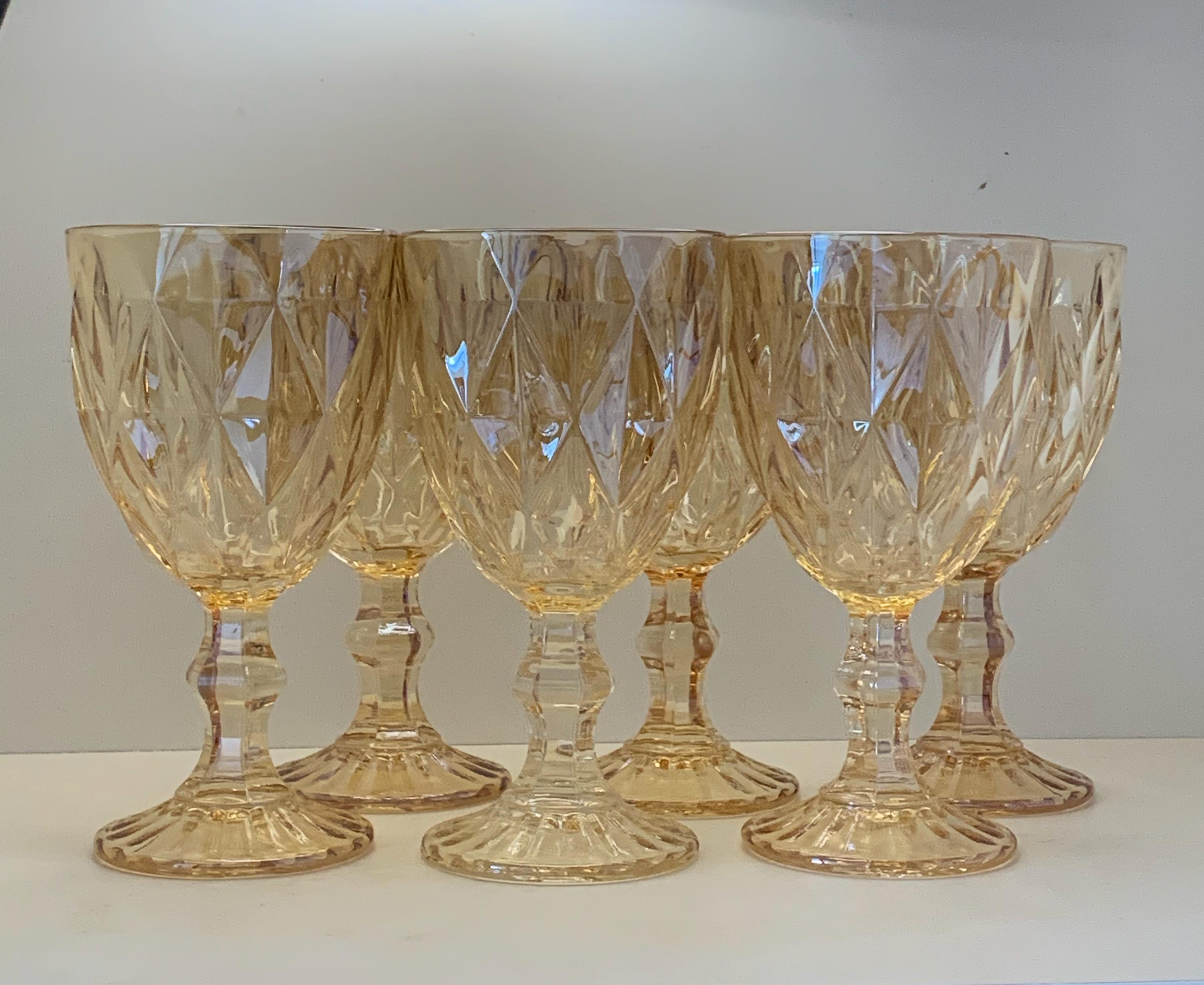 Набір бокалів для вина ST Shine 340 мл 6 шт Бурштин (9442111) - фото 1 Набір бокалів для вина ST Shine 340 мл 6 шт Бурштин (9442111) - фото 1