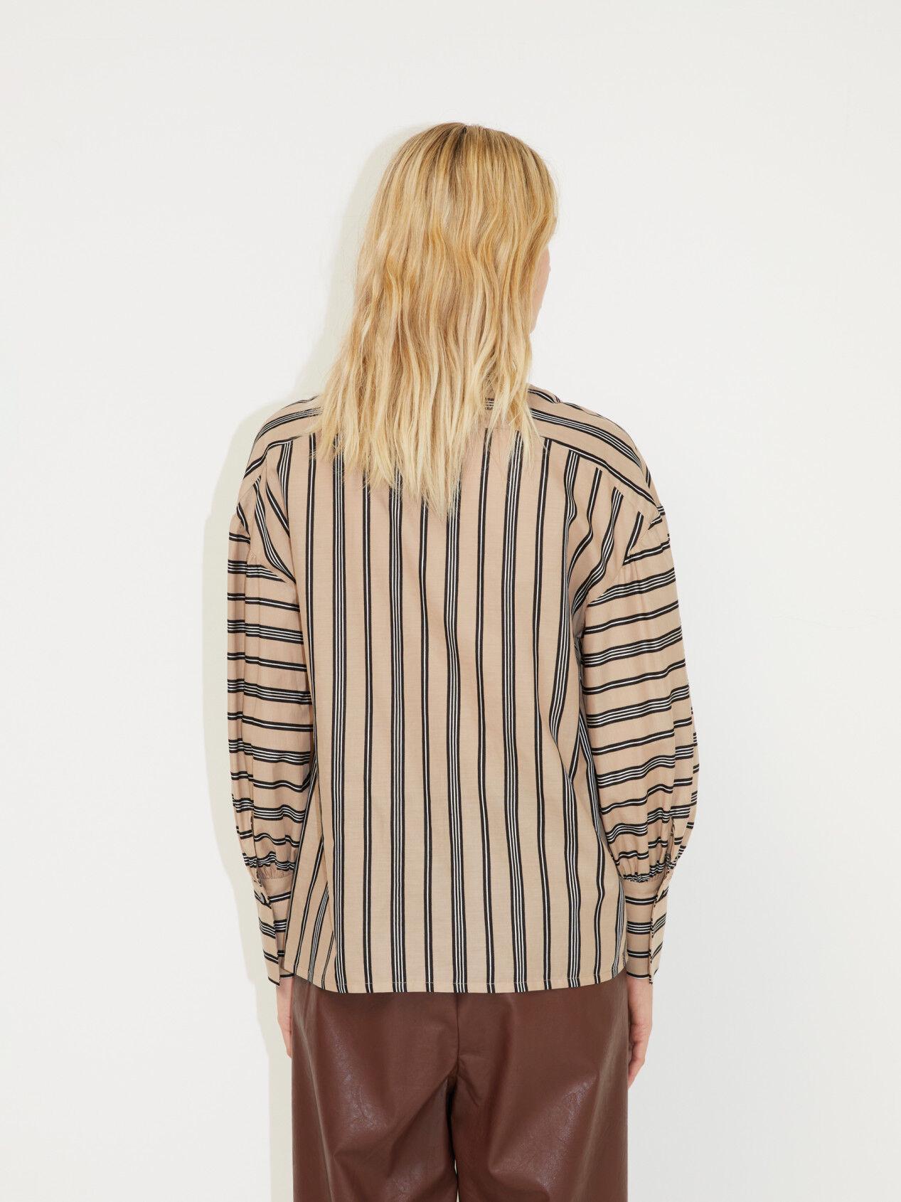 Рубашка женская Sisley 5epalq005 S Черный - фото 3 Рубашка женская Sisley 5epalq005 S Черный - фото 3