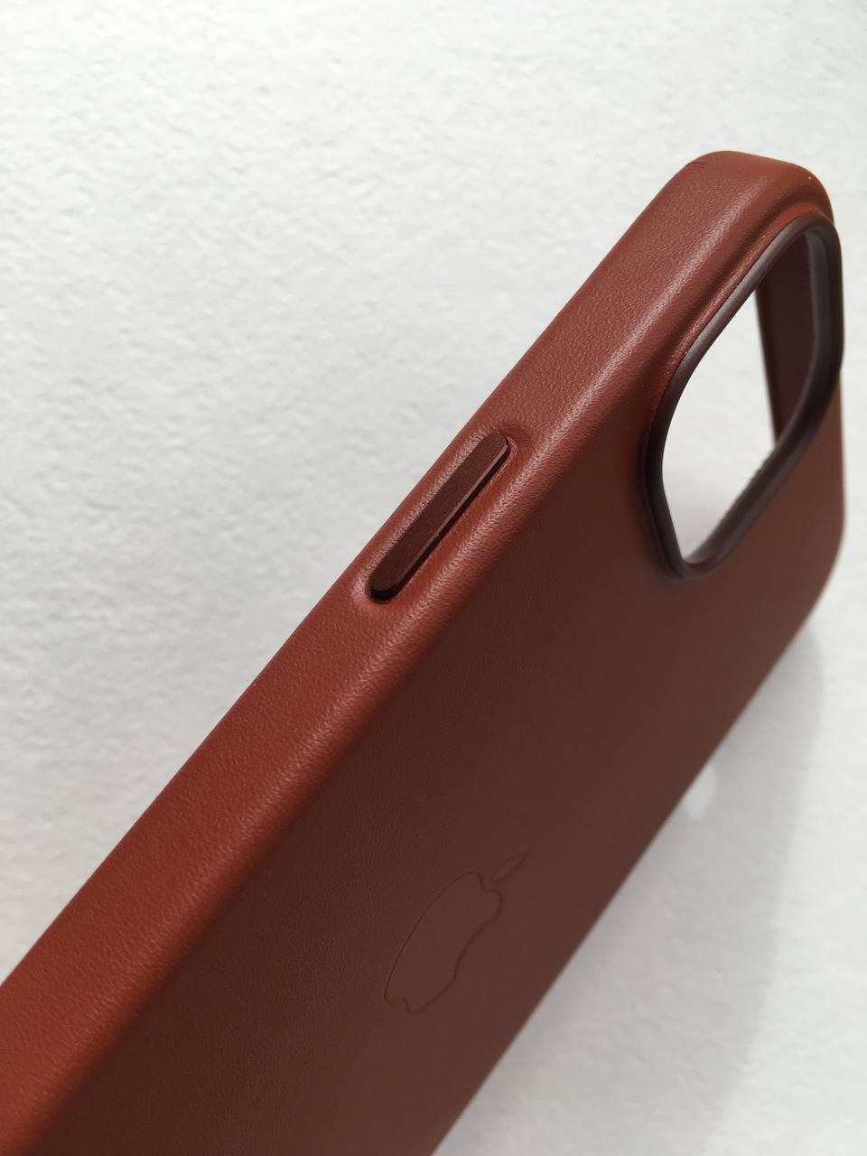 Чохол оригінальний шкіряний Leather Case MagSafe MPPD3ZE/A для Apple Iphone 14 Plus/15 Plus (6.7") Umber - фото 9