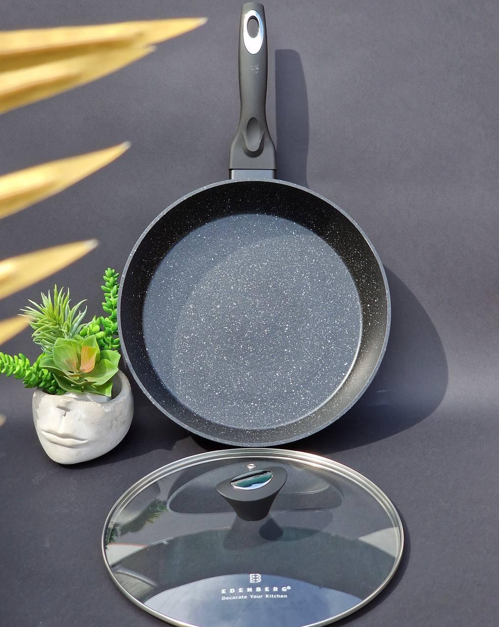 Сковорода Edenberg з мармуровим антипригарним покриттям та кришкою 24 см 2 л (EB-5715) - фото 2 Сковорода Edenberg з мармуровим антипригарним покриттям та кришкою 24 см 2 л (EB-5715) - фото 2