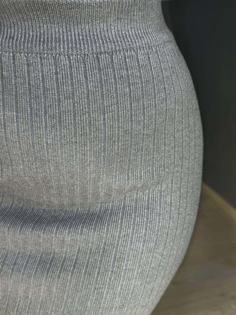 Юбка женская My fashion 478-123-70 вязаная в рубчик средней длины с разрезом OS Серый (5436) - фото 8 Юбка женская My fashion 478-123-70 вязаная в рубчик средней длины с разрезом OS Серый (5436) - фото 8