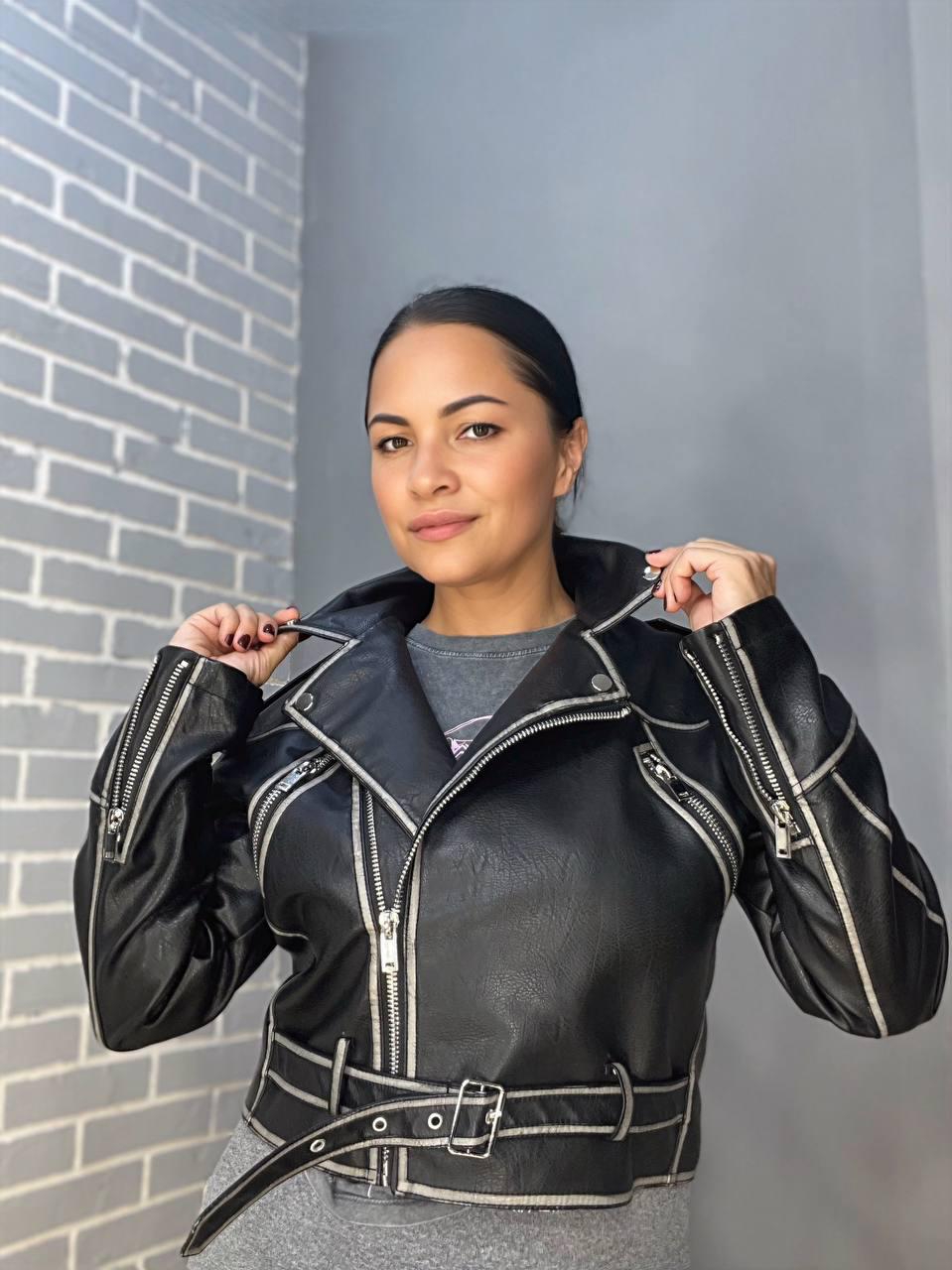 Куртка женская Aftf Basic 2466 короткая косуха молнии пояс вареные швы экокожа M Черный (2758) - фото 6 Куртка женская Aftf Basic 2466 короткая косуха молнии пояс вареные швы экокожа M Черный (2758) - фото 6