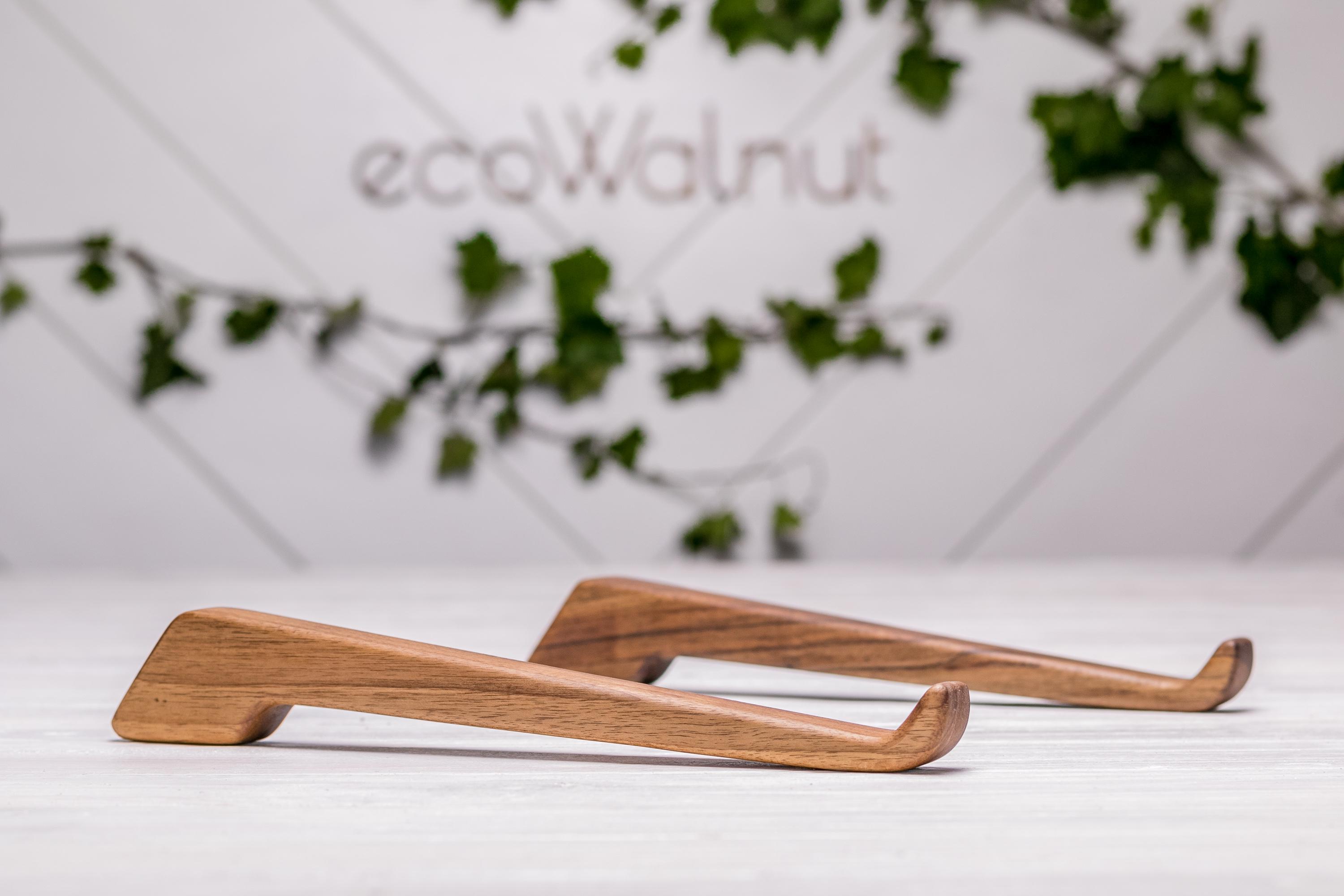 Холдер-підставка настільна EcoWalnut для ноутбука Macbook з гравіюванням (EW-17) - фото 10