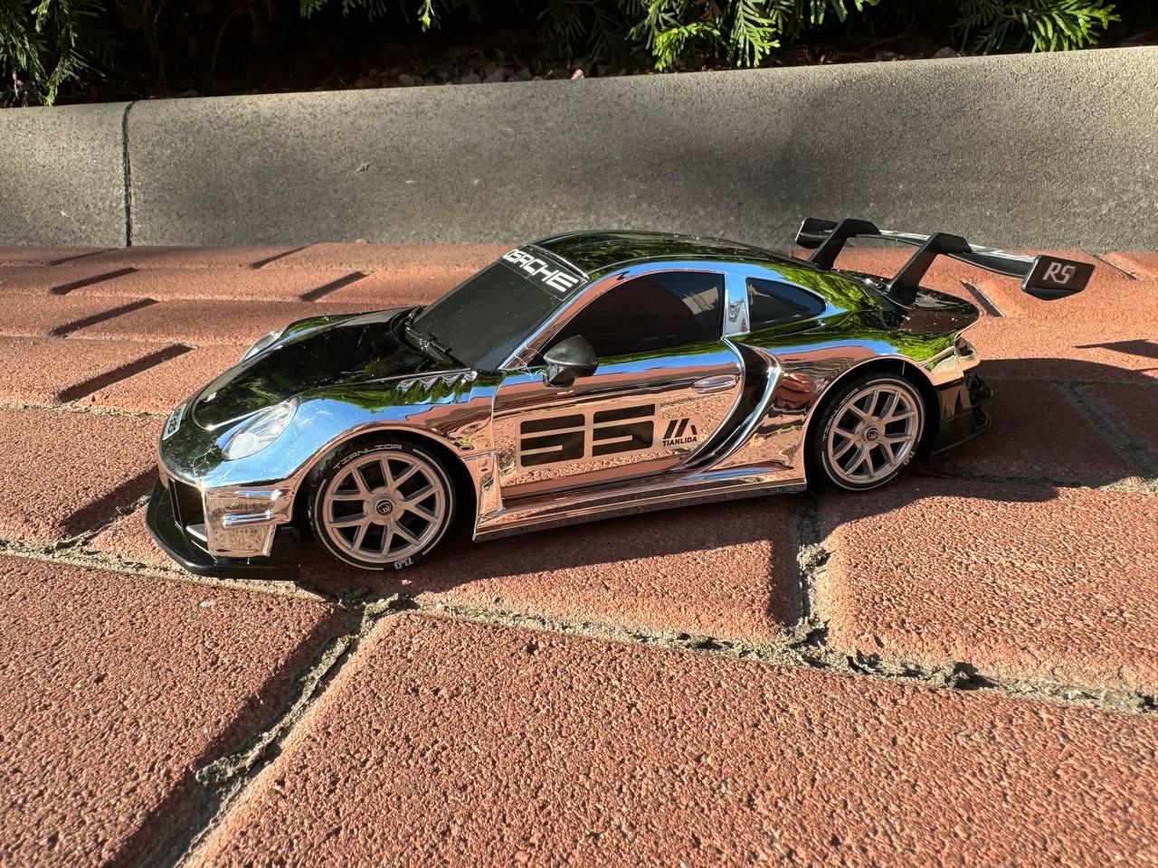 Машинка на радіокеруванні для дрифту Porsche GT3RS 1:18 повнопривідна із світлодіодним підсвічуванням Silver (mnz-em2-vvn) - фото 8 Машинка на радіокеруванні для дрифту Porsche GT3RS 1:18 повнопривідна із світлодіодним підсвічуванням Silver (mnz-em2-vvn) - фото 8