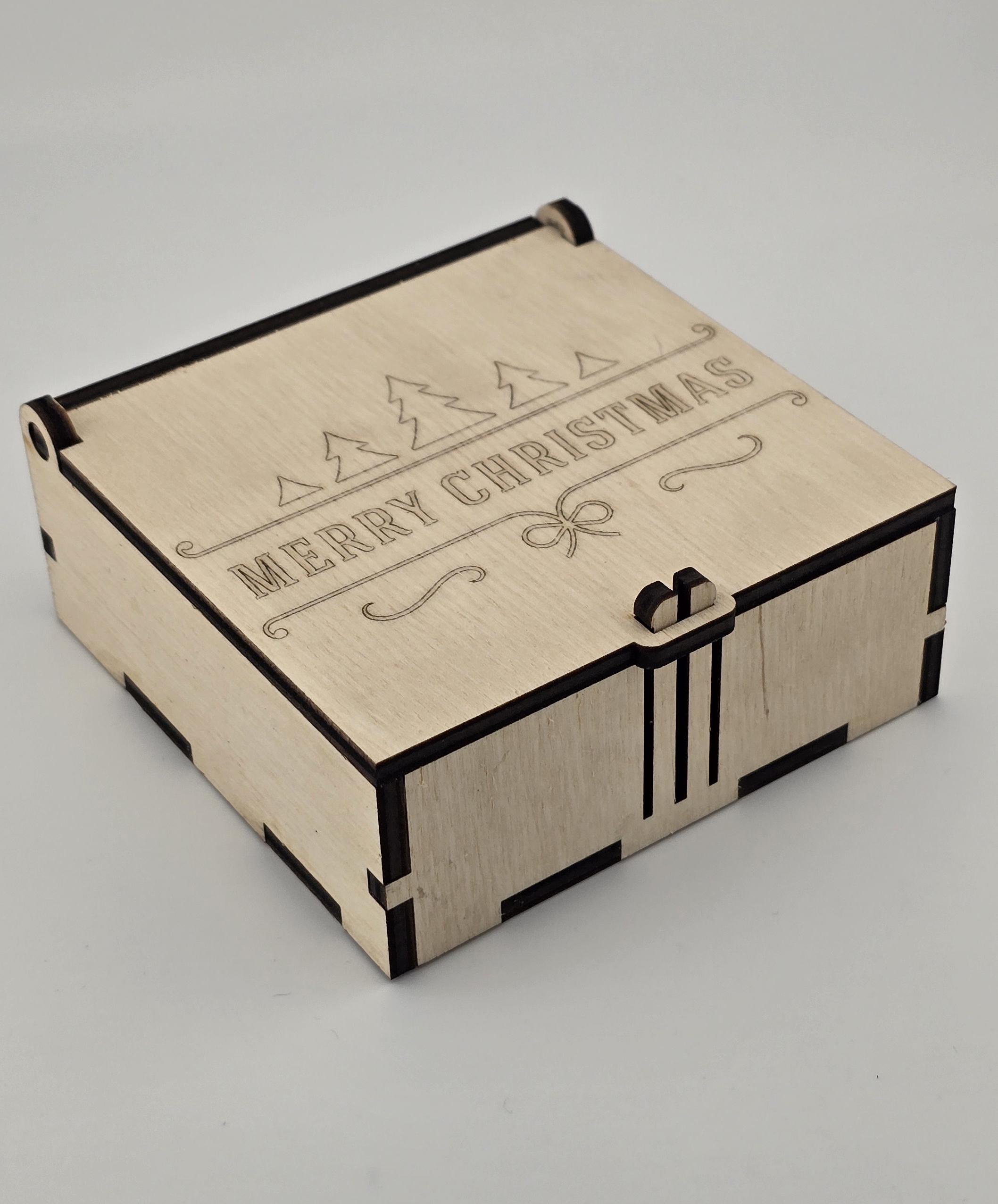 Декоративная подарочная коробка из дерева на Рождество (0652)