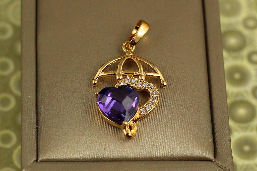 Кулон Xuping Jewelry Погода в доме с фиолетовым камнем 2,5 см Золотистый (28145424)