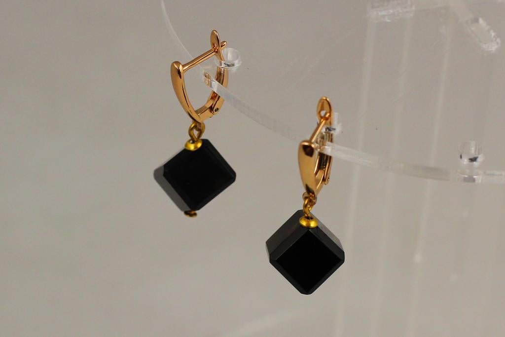 Серьги-подвески агат черный куб 3,3 см Золотистый (32899042)