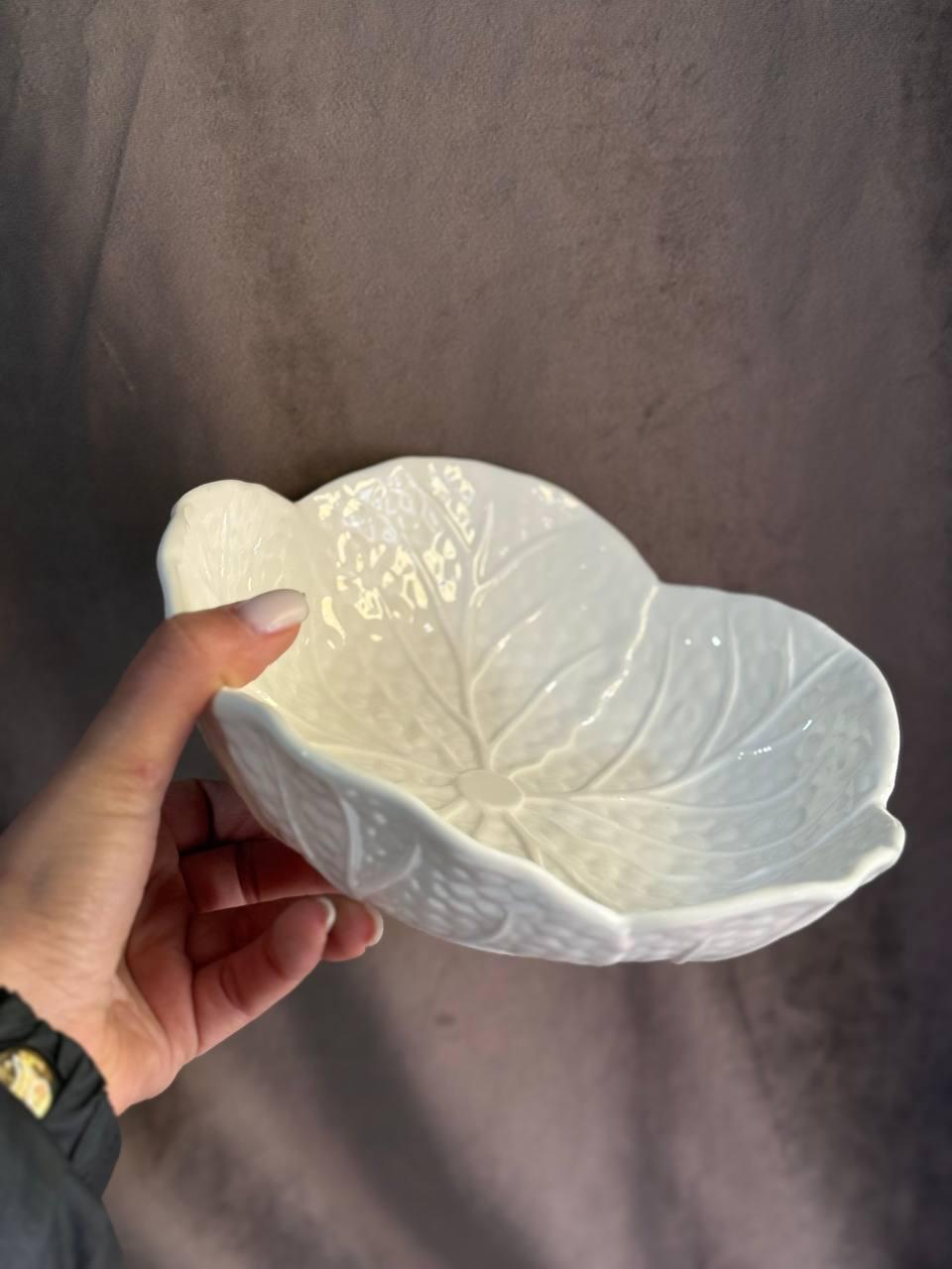 Фруктовница Yiwu C252 фарфоровая на металлической подставке 3 яруса 36х22х33 см Белый с золотым (30059675) - фото 5 Фруктовница Yiwu C252 фарфоровая на металлической подставке 3 яруса 36х22х33 см Белый с золотым (30059675) - фото 5