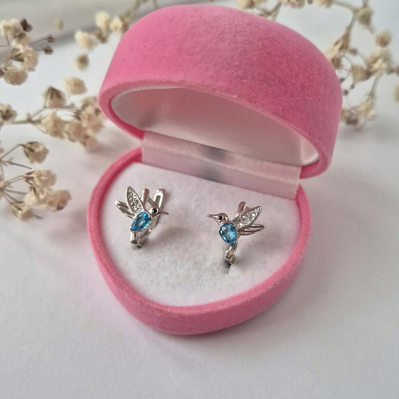 Серьги Птички с голубыми камнями серебро 925 пробы 1,90 г (5582р) Серьги Птички с голубыми камнями серебро 925 пробы 1,90 г (5582р)