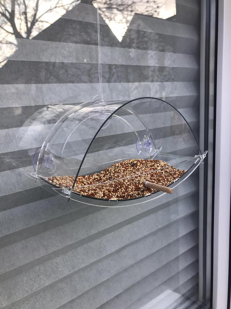 Кормушка для птиц ТРЕСТ на присосках на окно 10х23,5х12 см Кормушка для птиц ТРЕСТ на присосках на окно 10х23,5х12 см