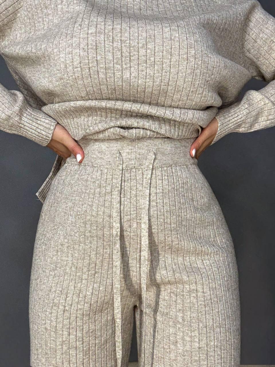 Костюм женский ACCORDDREAM 8703-28108 свитер с брюками в рубчик вязаный OS Бежевый (2960) - фото 2 Костюм женский ACCORDDREAM 8703-28108 свитер с брюками в рубчик вязаный OS Бежевый (2960) - фото 2