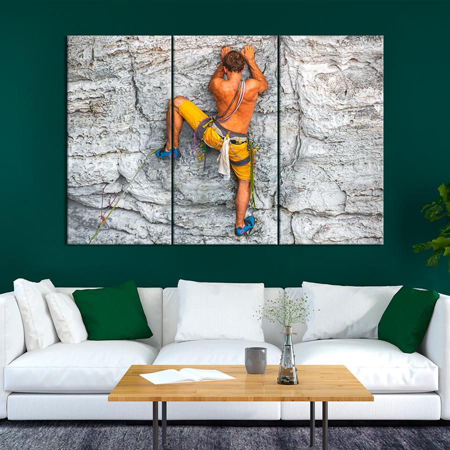 Картина спорт Альпинист в жёлтых шортах 78x48 см (A1261-3)