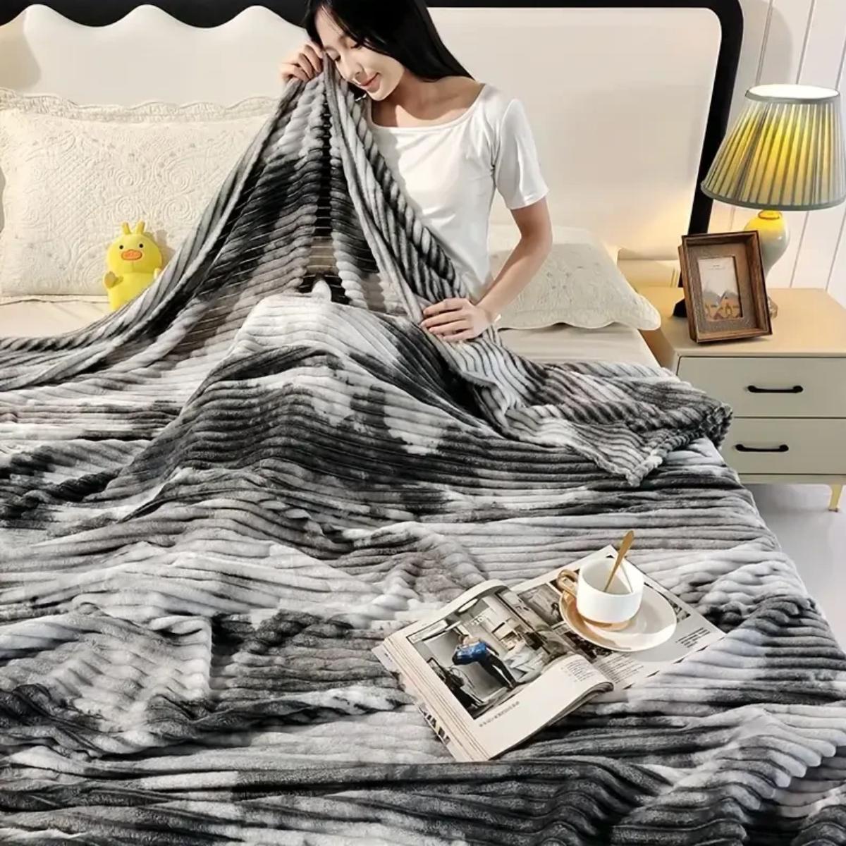 Плед Koloco Шарпей мармуровий євро 200х230 см Графітовий (41813) - фото 2 Плед Koloco Шарпей мармуровий євро 200х230 см Графітовий (41813) - фото 2