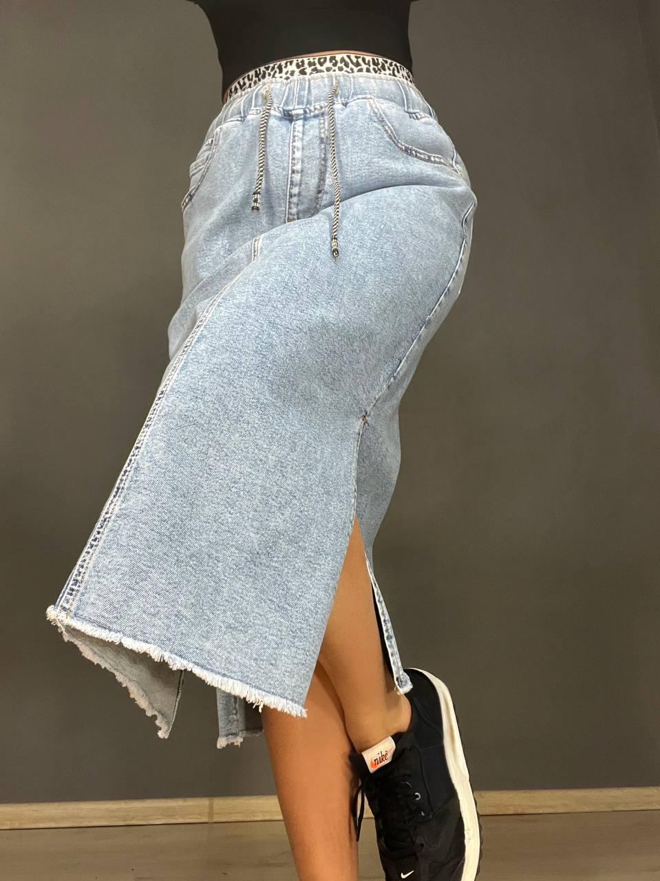 Спідниця жіноча джинсова LADYN 790 талія на резинці леопард розрізи довга стрейчева р. 32 Блакитний (3764)