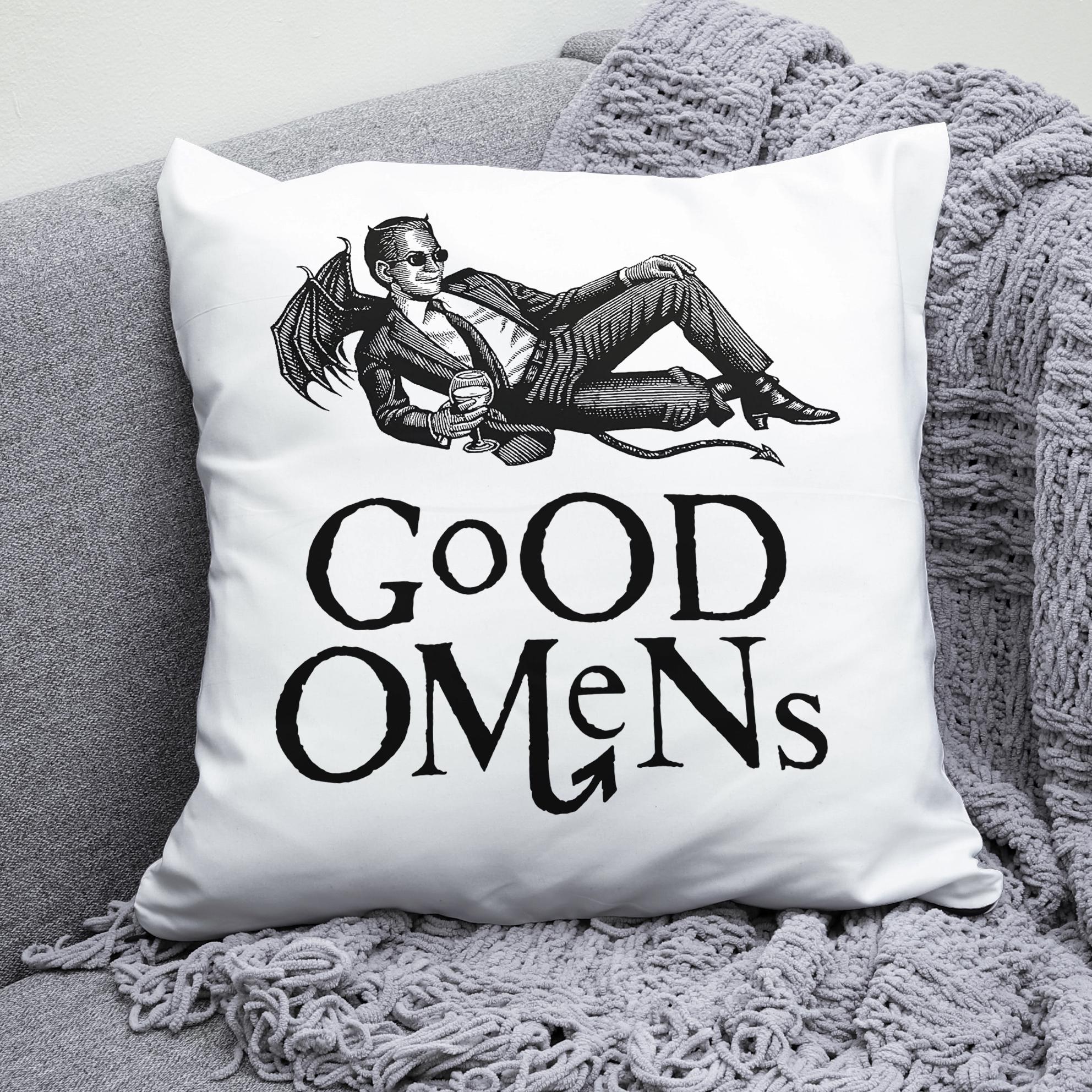 Плюшевая подушка квадрат с принтом Good Omens