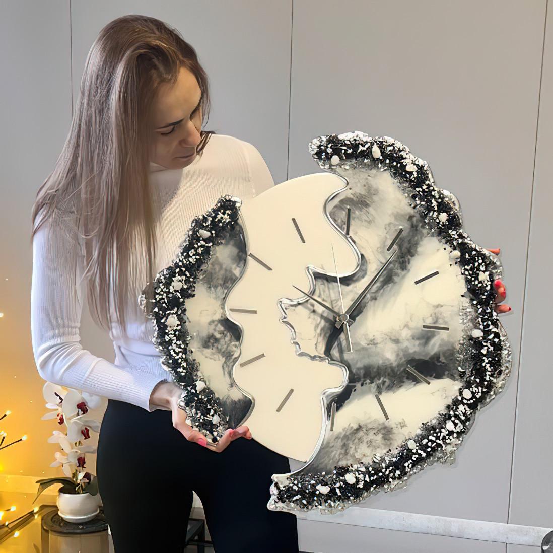 Часы объемные настенные из эпоксидной смолы Лепестки 90 см