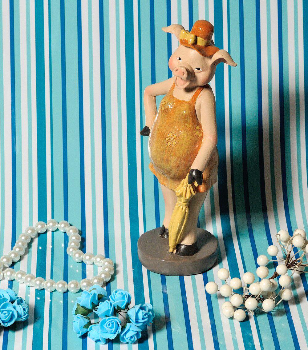 Статуэтка декоративная Свинка с зонтиком Охра (2469)