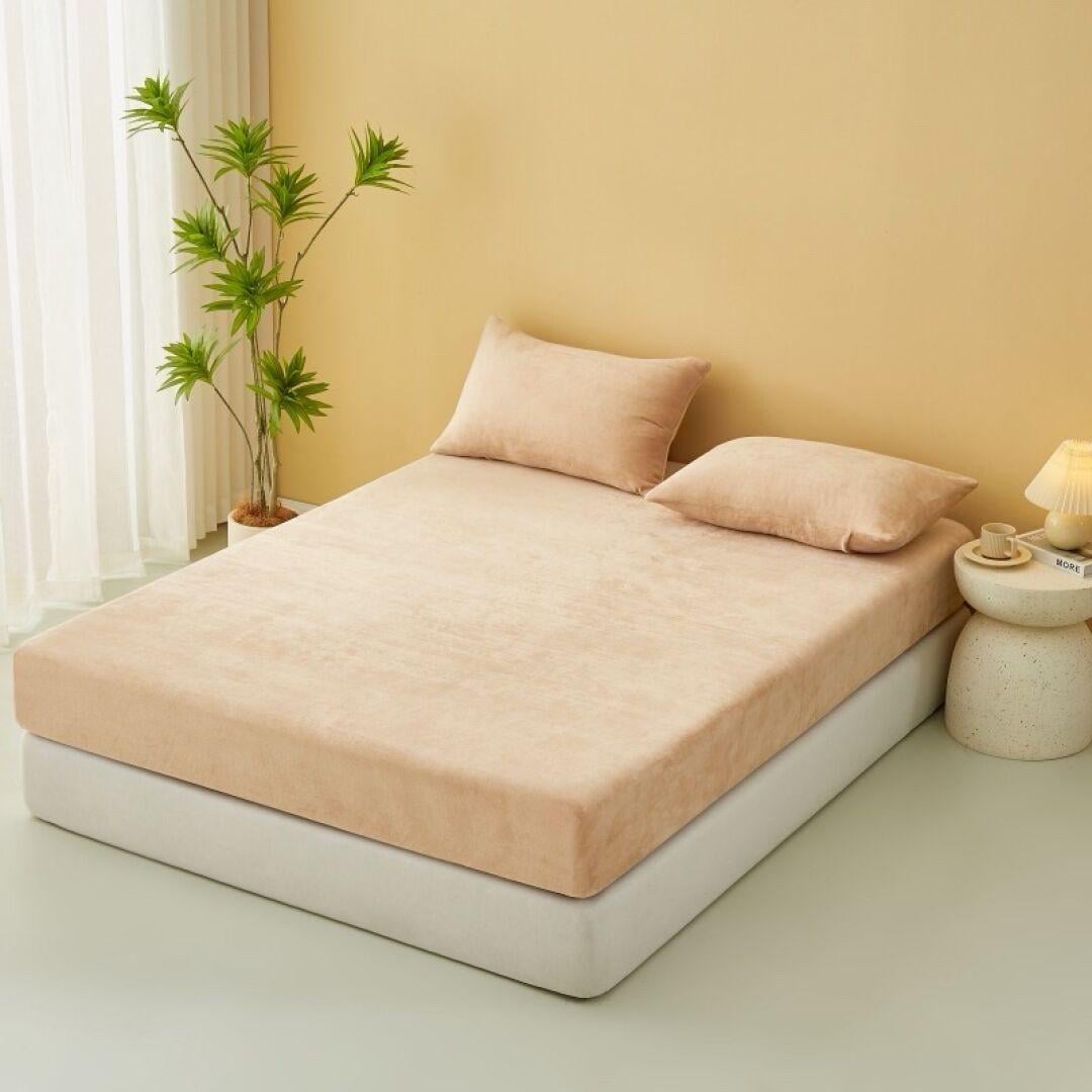 Набір велюрове простирадло на резинці Mallory Home 180x200/25 см та 2 наволочки 50x70 см Кремовий
